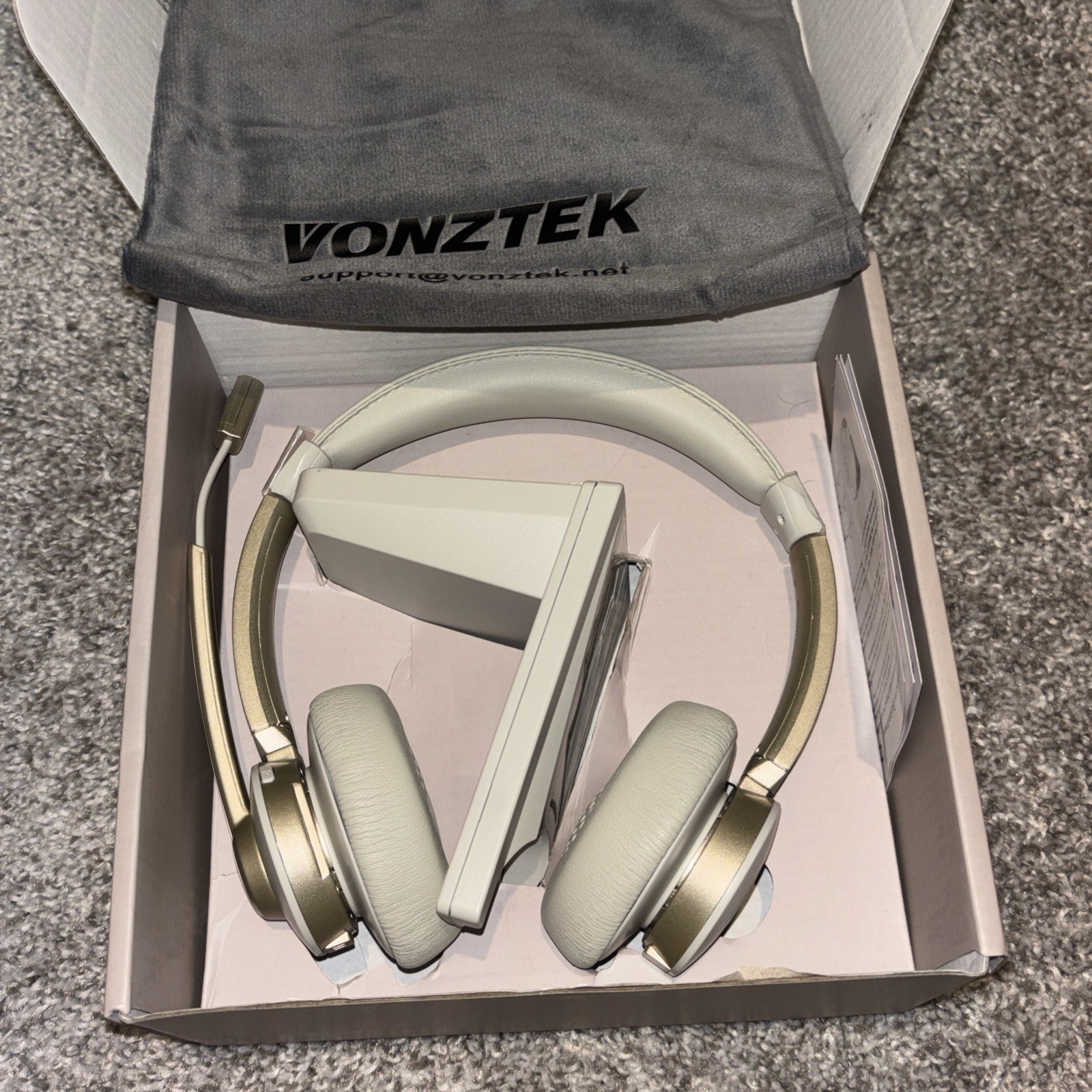 Vonztek Bluetooth Headset BT786C-BJ-D-NEW – On Ear – Champagne Gold/White