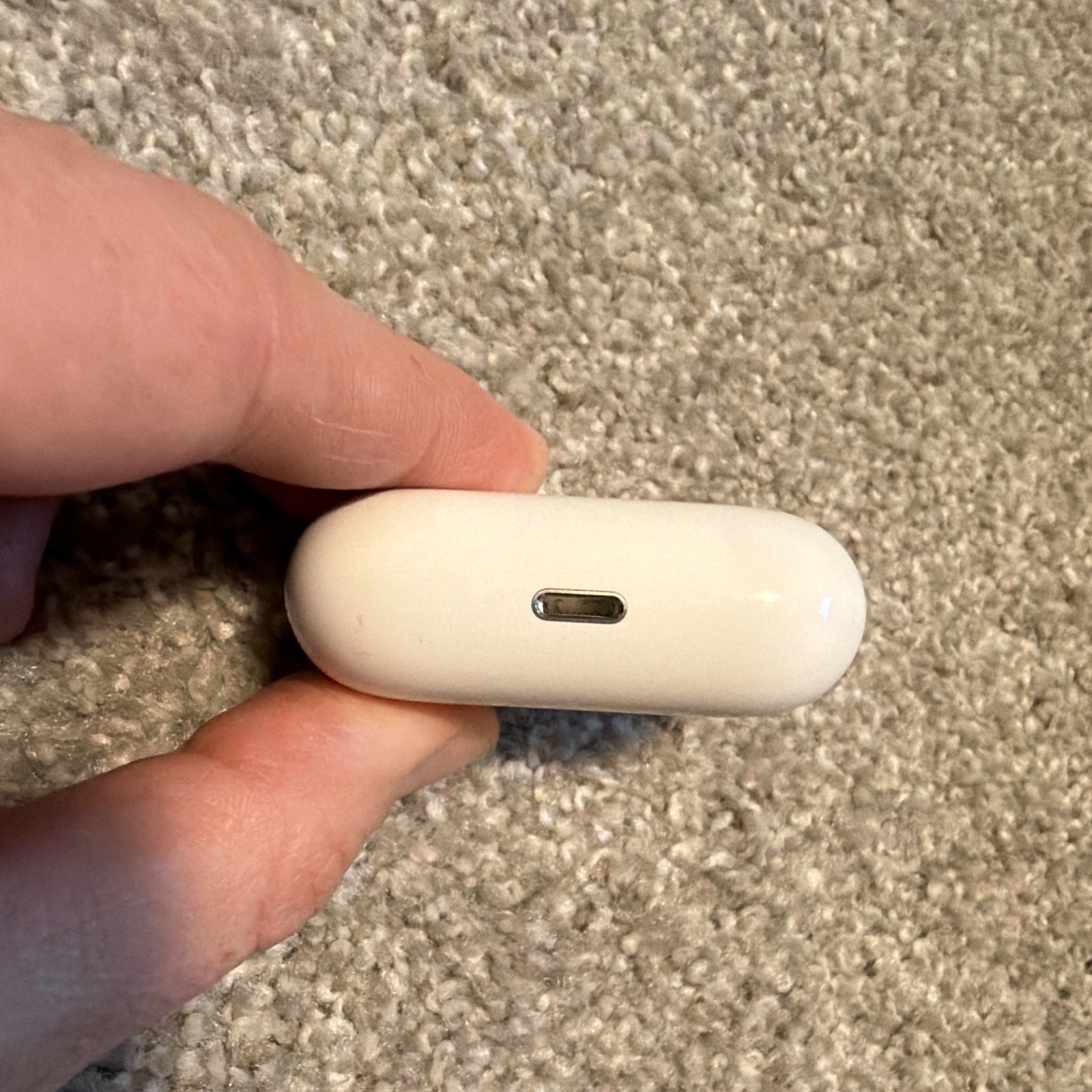 Apple AirPods Pro 1st Generation (READ DESCRIPTION)