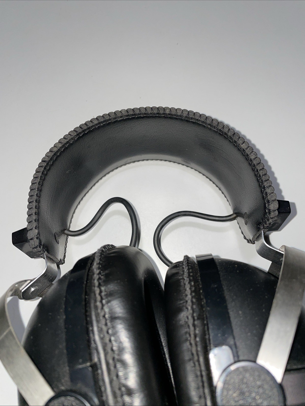 5pc Headphone Lot Pioneer, Scullcandy, Koss. All In Working Condition