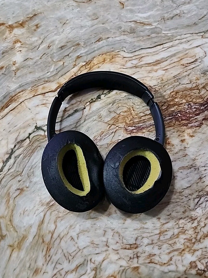 Bose QuietComfort 35 Over the Ear Wireless Headphones – Black