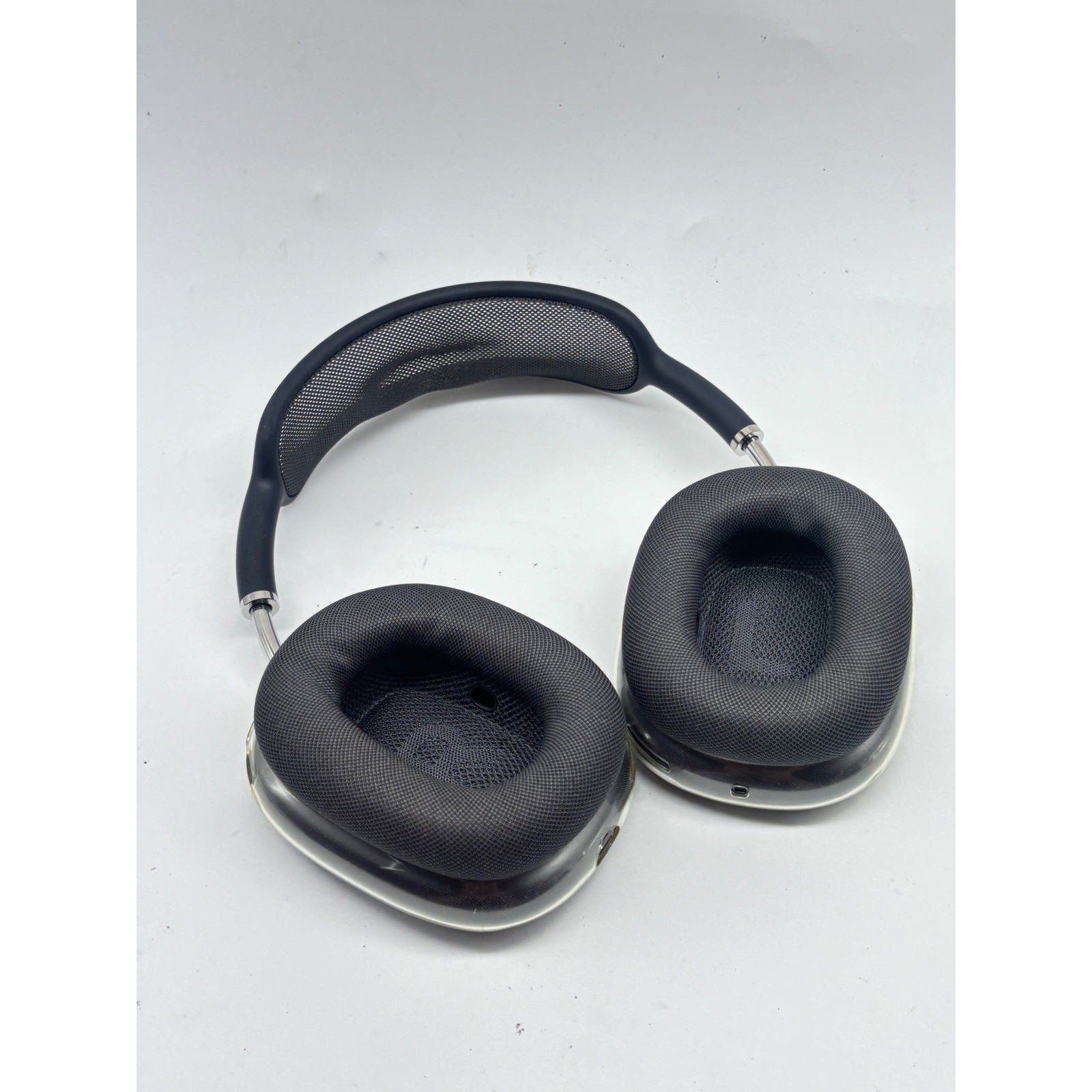 Apple AirPods Max Wireless Over-Ear Headphones Space Gray A2096 with Smart Case