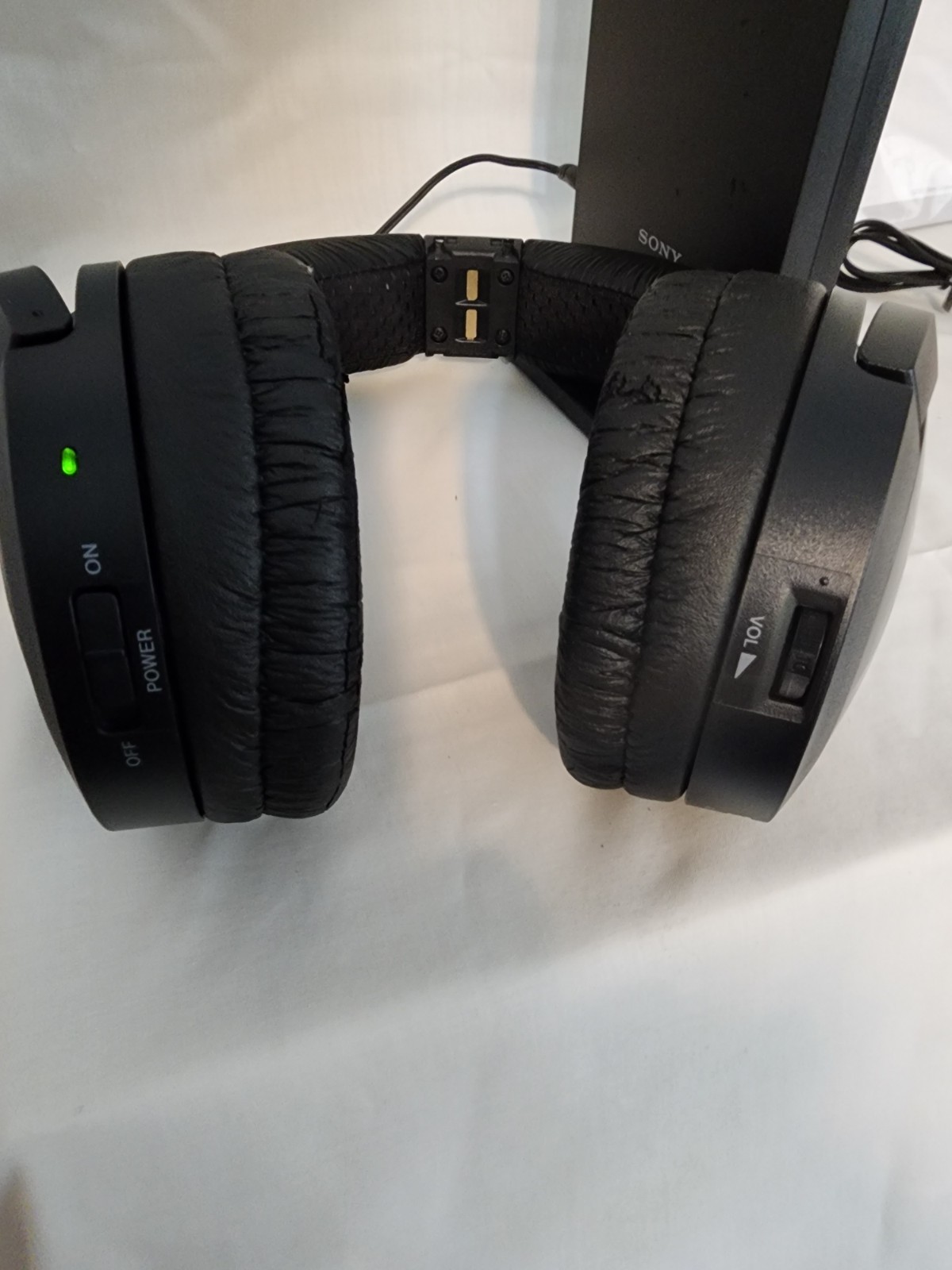 Sony MDR-RF985RK Wireless RF Headphones System w Base Open Box
