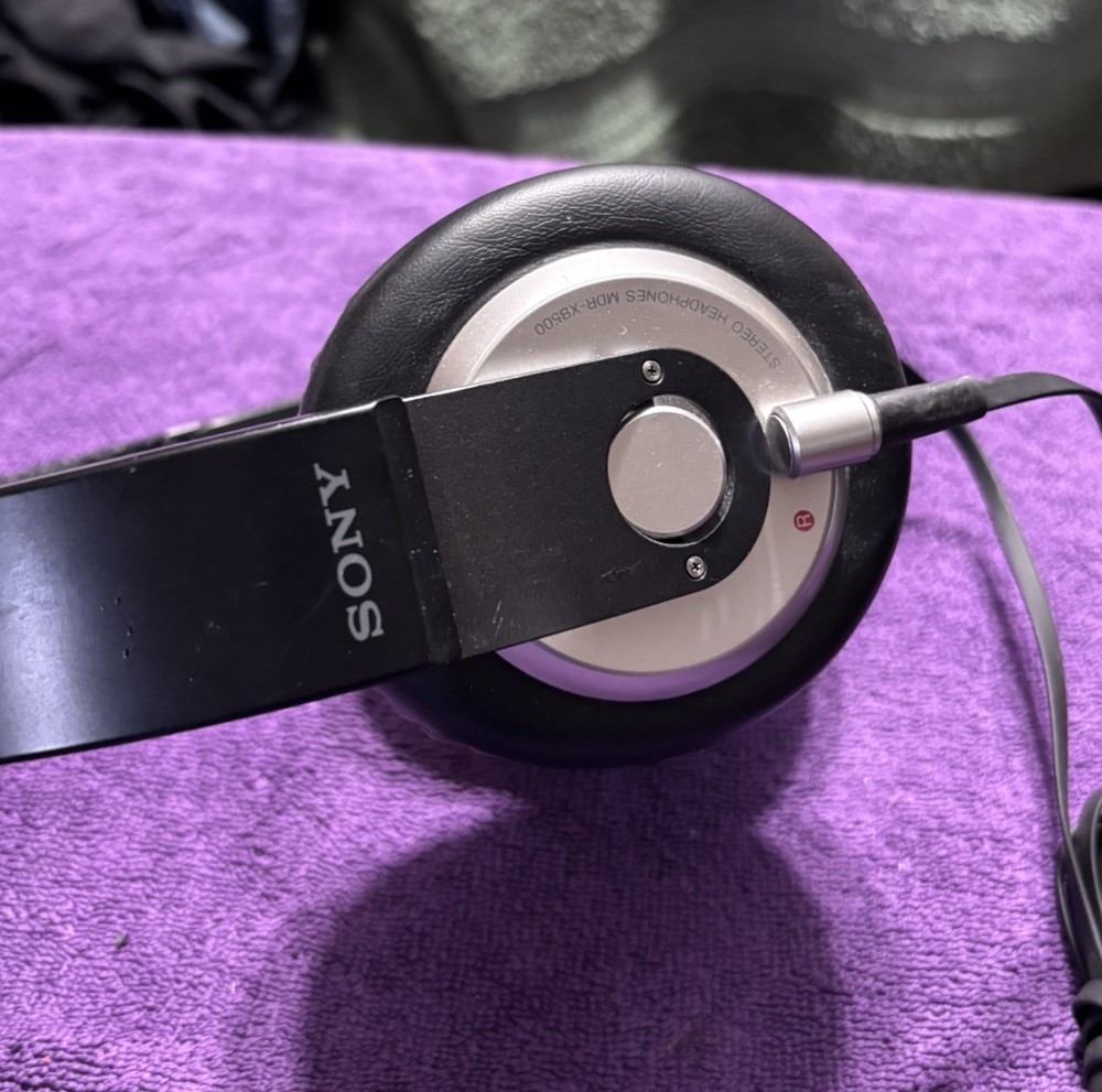 Sony MDR-XB500 Extra Bass Closed-Back Wired Stereo Headphones Black