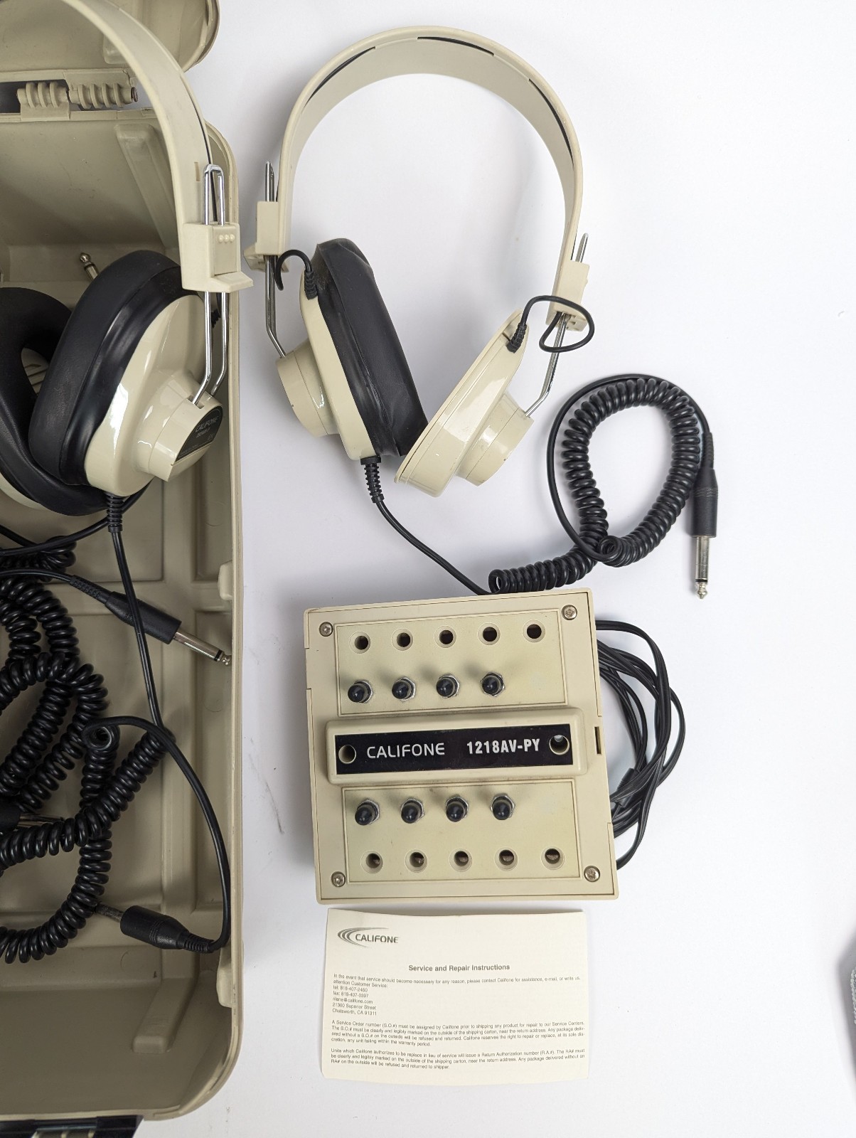 Califone 1218AV-PY Listening Center; 8 Pairs of Headphones Adjustable