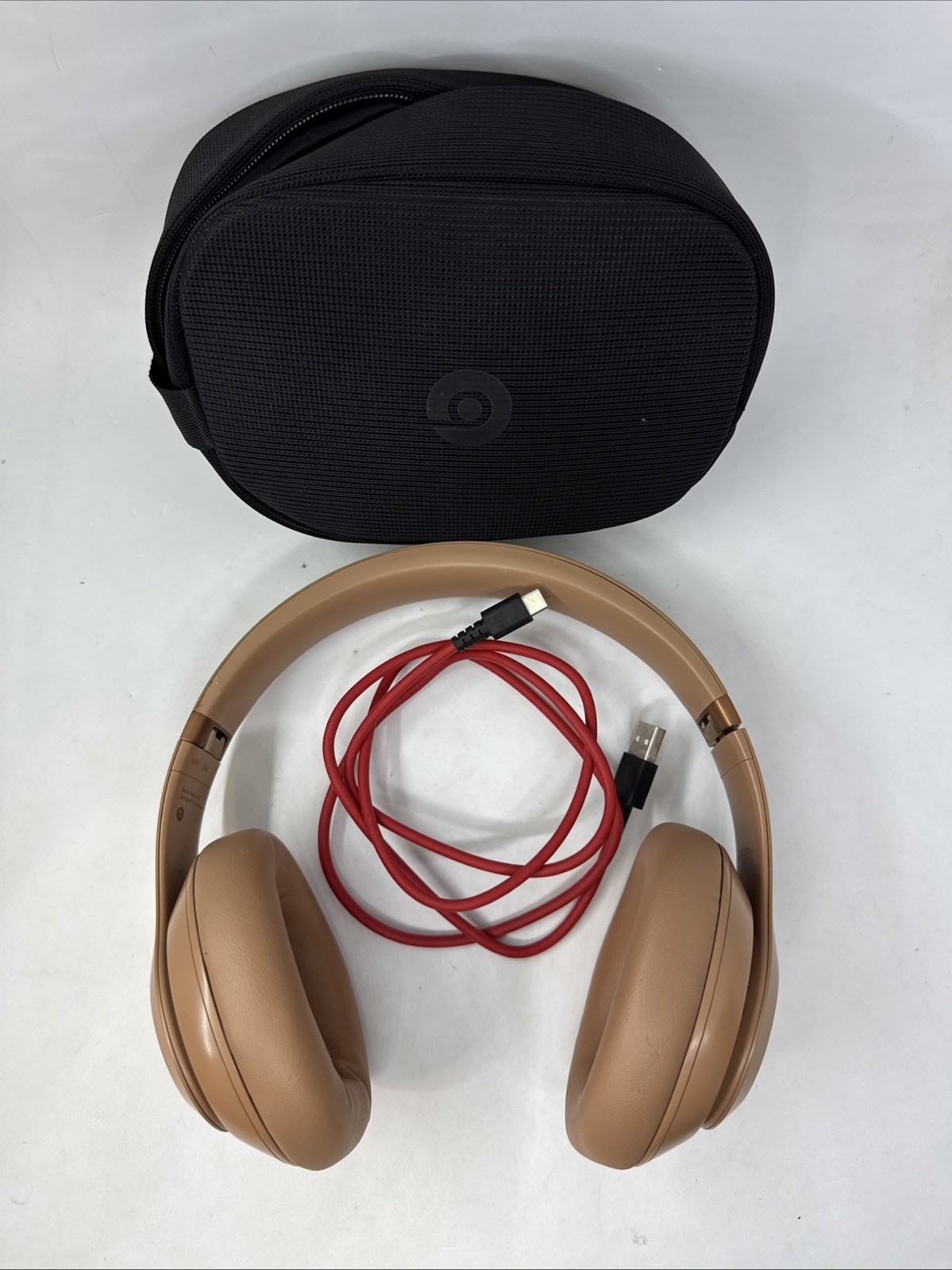Beats – Studio Pro x Kim Kardashian – Dune –