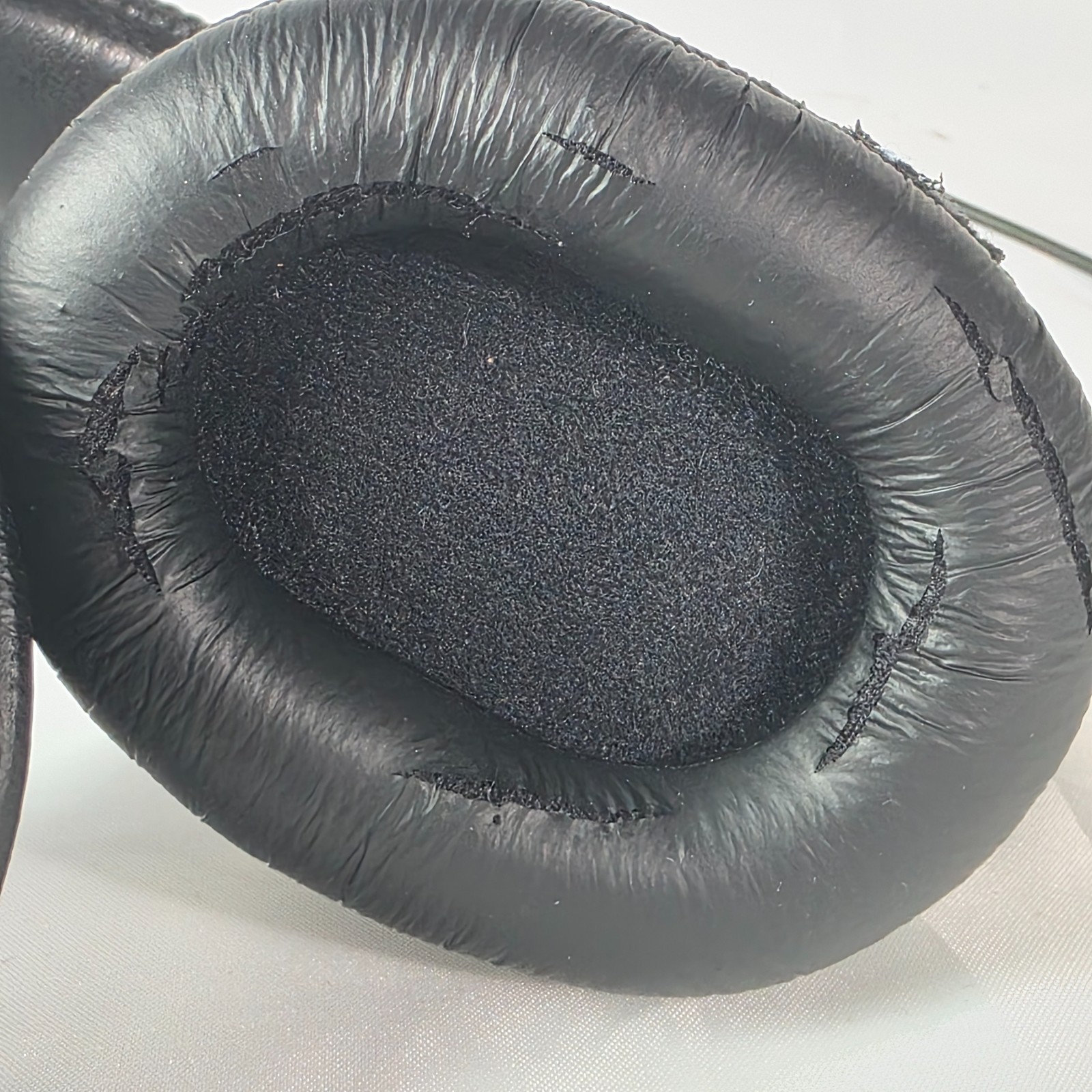 Sony MDR-7506 Professional Closed-Back Dynamic Stereo Monitoring Headphone Black