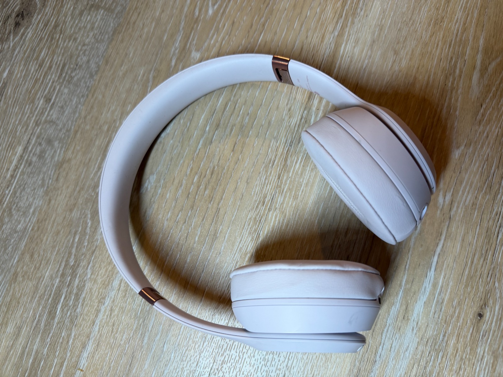 Beats – Solo 4 Wireless On-Ear Headphones various colors (A grade Condtion)