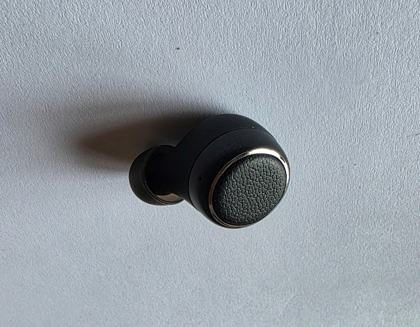 DEFECTIVE OEM Black Harman Kardon Fly True Wireless LEFT SIDE EARBUD – NO POWER