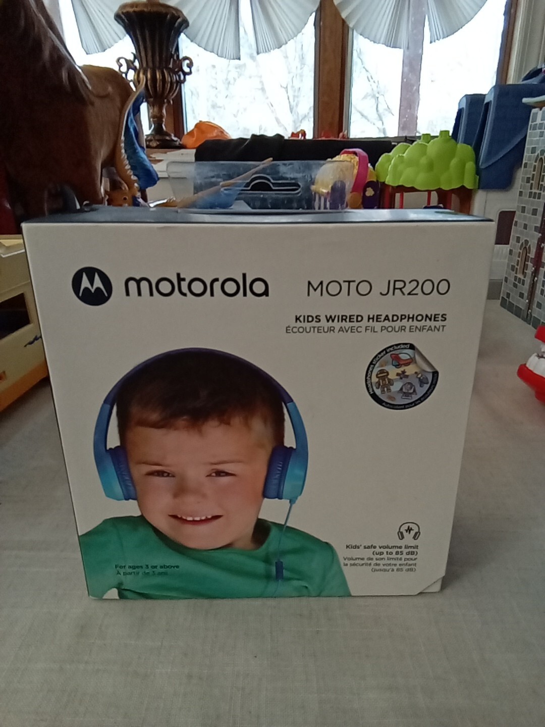 MOTOROLA JR200 BLUE KIDS WIRED Headphones, new sealed, us seller.