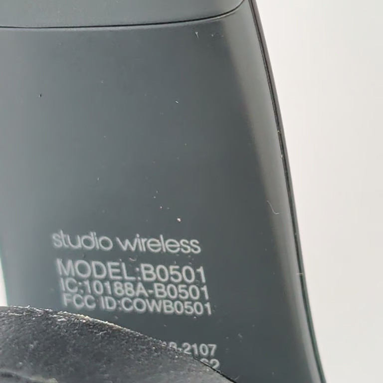 Beats Studio Wireless Headphones B0501 Black Red Cracked Band Tested Working
