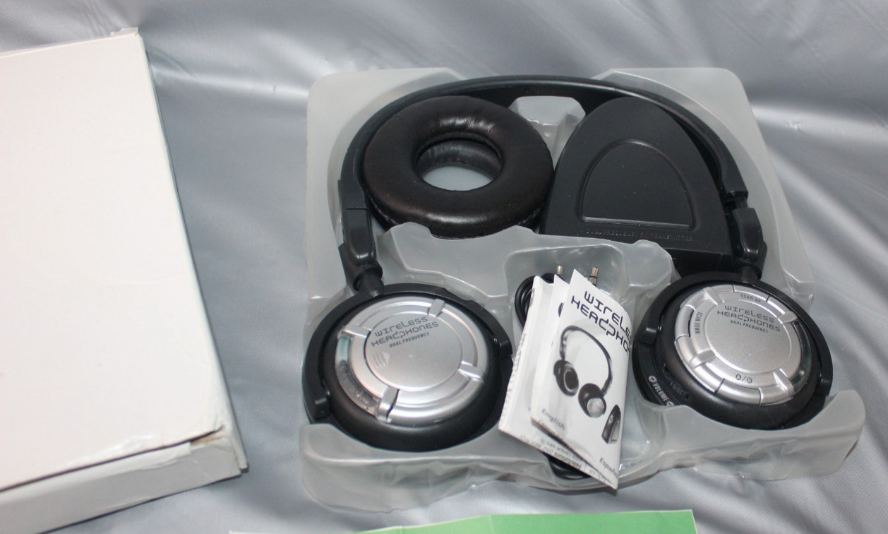 Wireless Rocketfish Digital Portable Headphones Dual Frequency Black And Silver