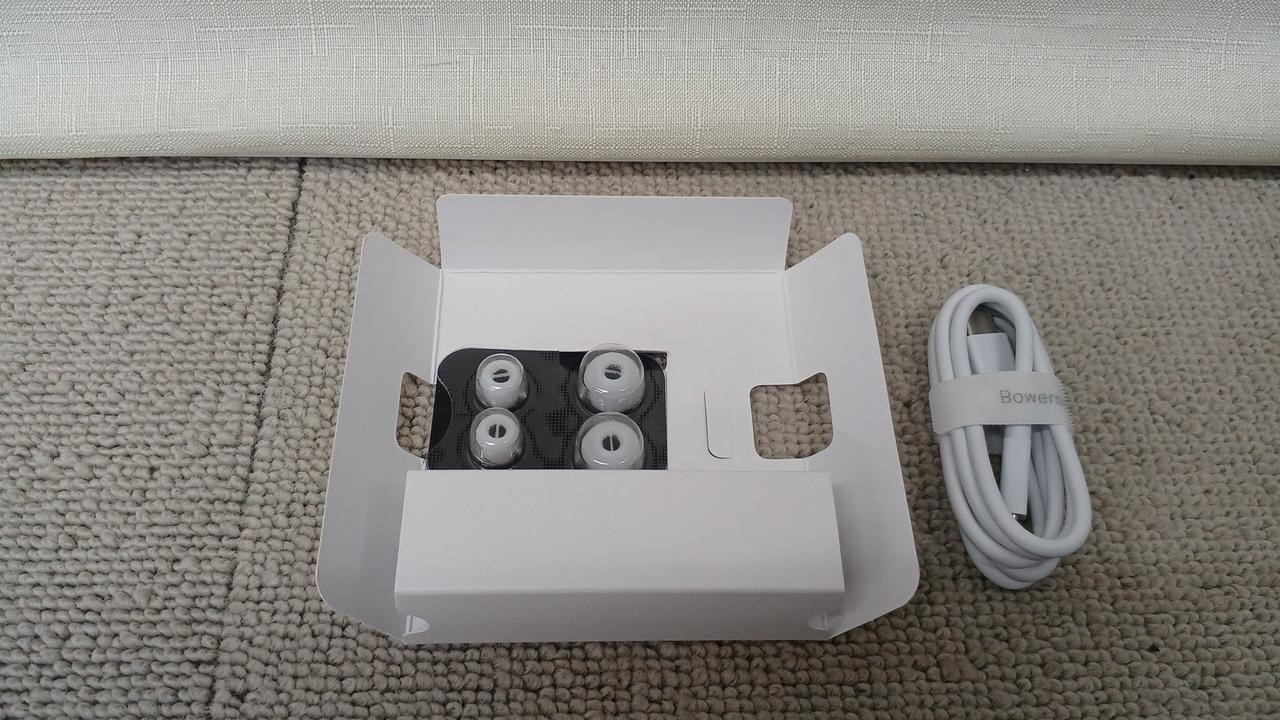 B&W PI5 Wireless Earphones Black In-Ear Dynamic 10Hz-20kHz