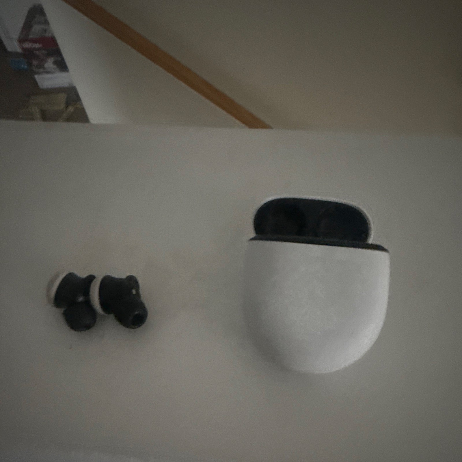 Google Pixel Buds Pro White Bluetooth True Wireless Earbuds w/ Case, Mic