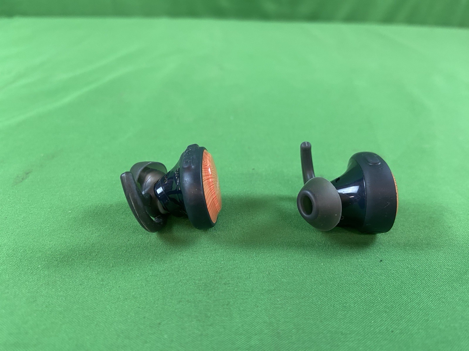 Bose SoundSport Free 423729 True Bluetooth Wireless In-The-Ear Earbuds Tested