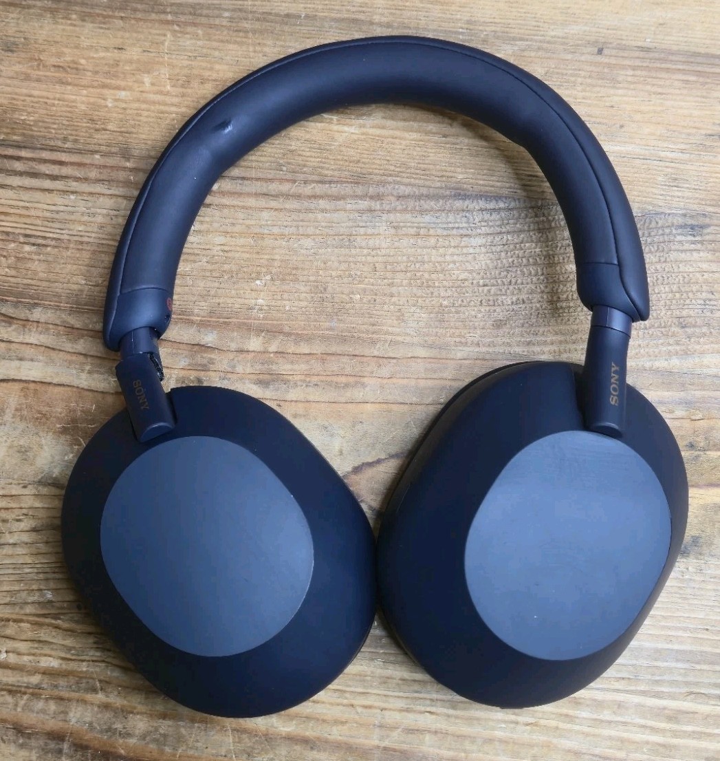 Sony WH-1000XM5 Wireless Noise Cancelling Headphones (Blue) Right Broke