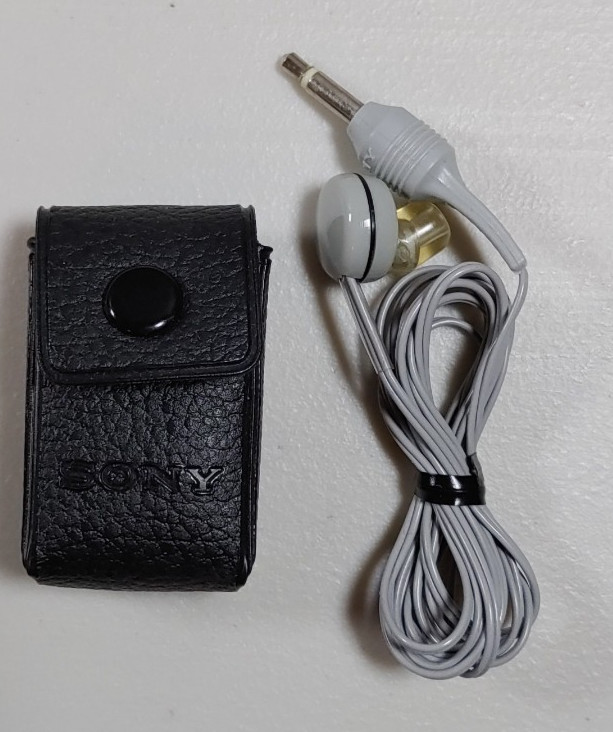 Vtg SONY ME-20s Piezo-Electric Crystal Mono In-Ear Earpiece Original Vinyl Case