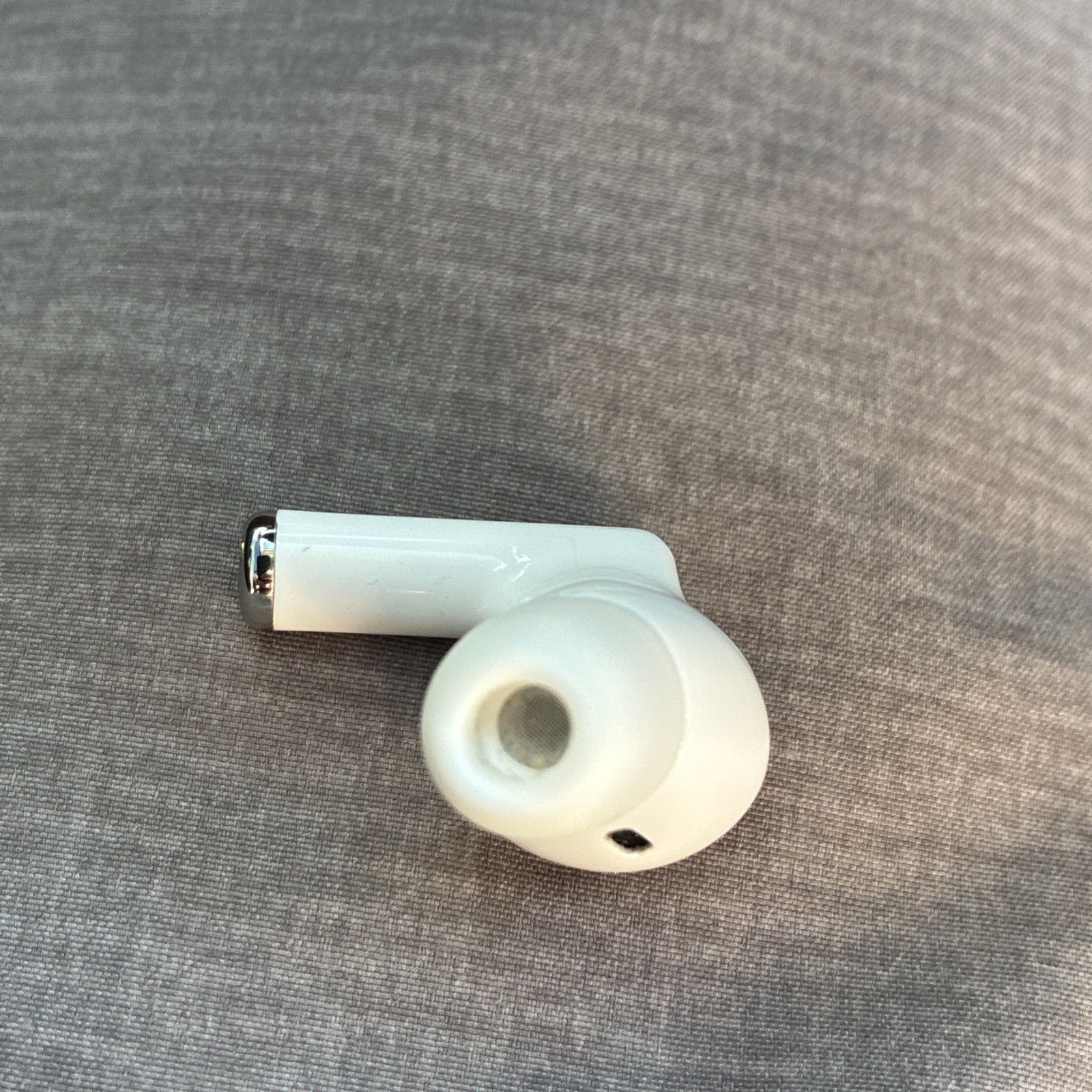 NEW Apple AirPods Pro 3 Original OEM Replacement Right Earbud Pod (A3063)