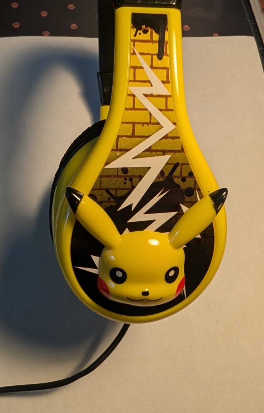 eKids – Pikachu Pokemon Wired Over-the-Ear Headphones – Tested and Working!!