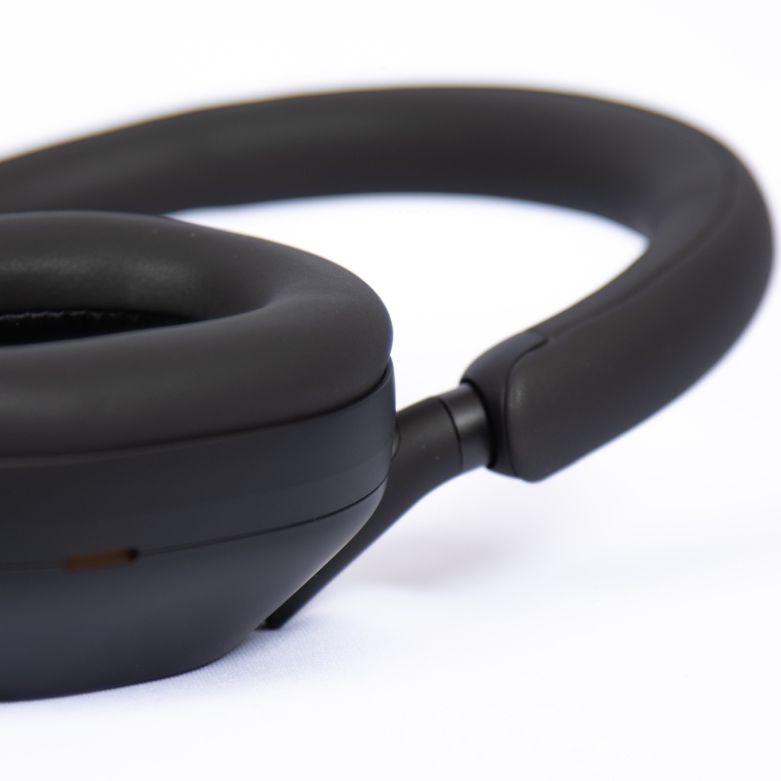 Sony WH1000XM5/SA Wireless Noise-Cancelling Over-the-Ear Headphones-Black [Used]