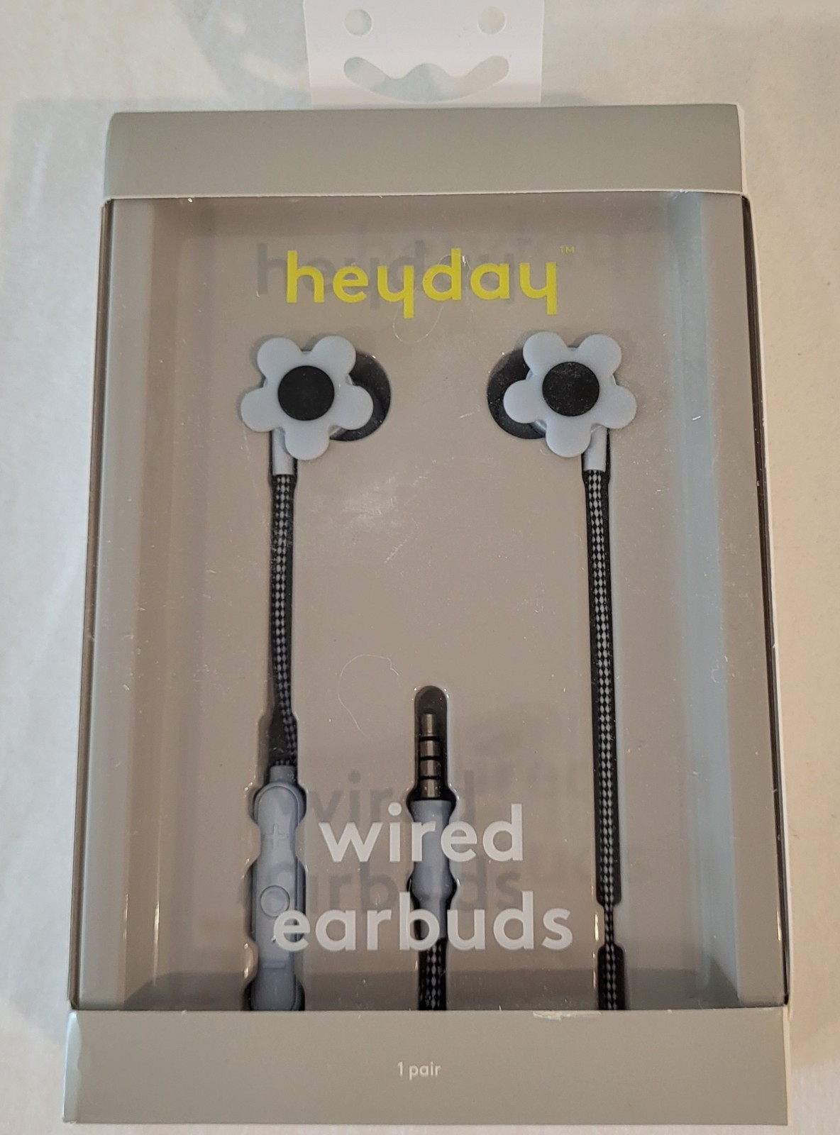 Wired Earbuds – heyday™- Flower -3.5mm Jack, Built-In Microphone, Silicone Cush