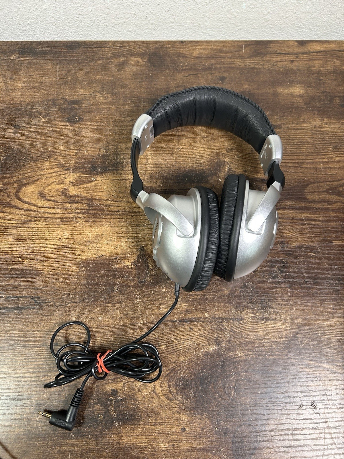 Behringer HPS3000 Studio Headphones Wired Over Ear Working