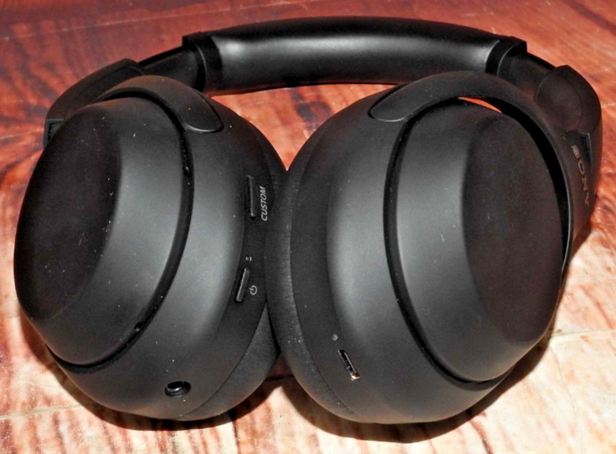 Sony WH-1000XM4 Active Noise Cancelling Bluetooth OverEar Headphones & Case Rose