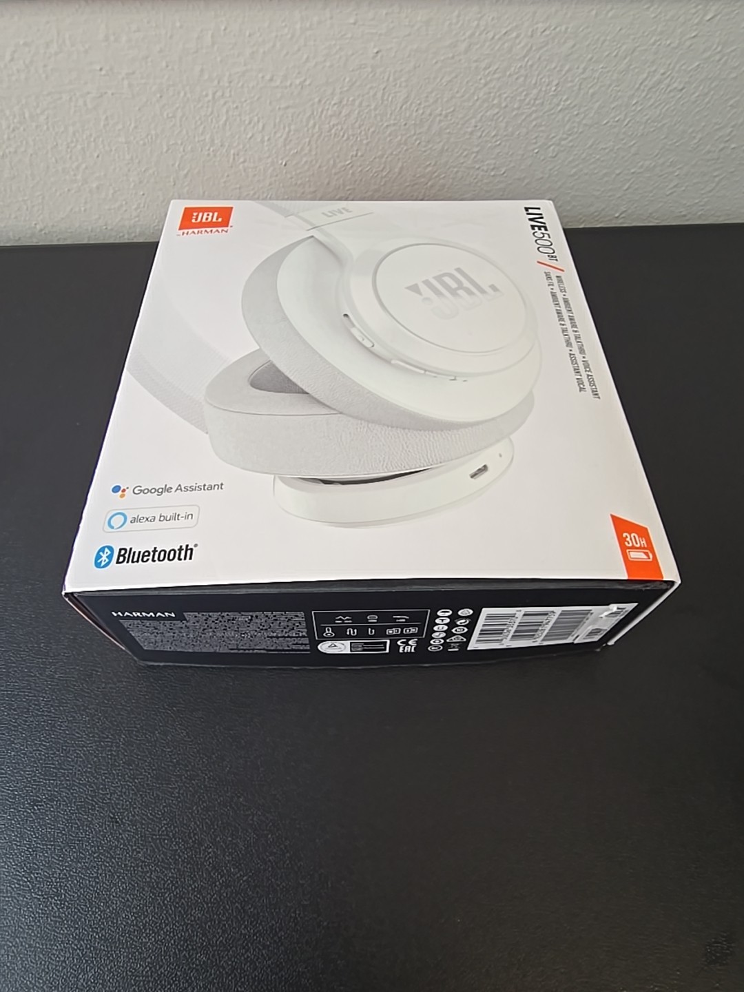 JBL LIVE 500BT Wireless Bluetooth Over-Ear Headphones with Built-in Microphone