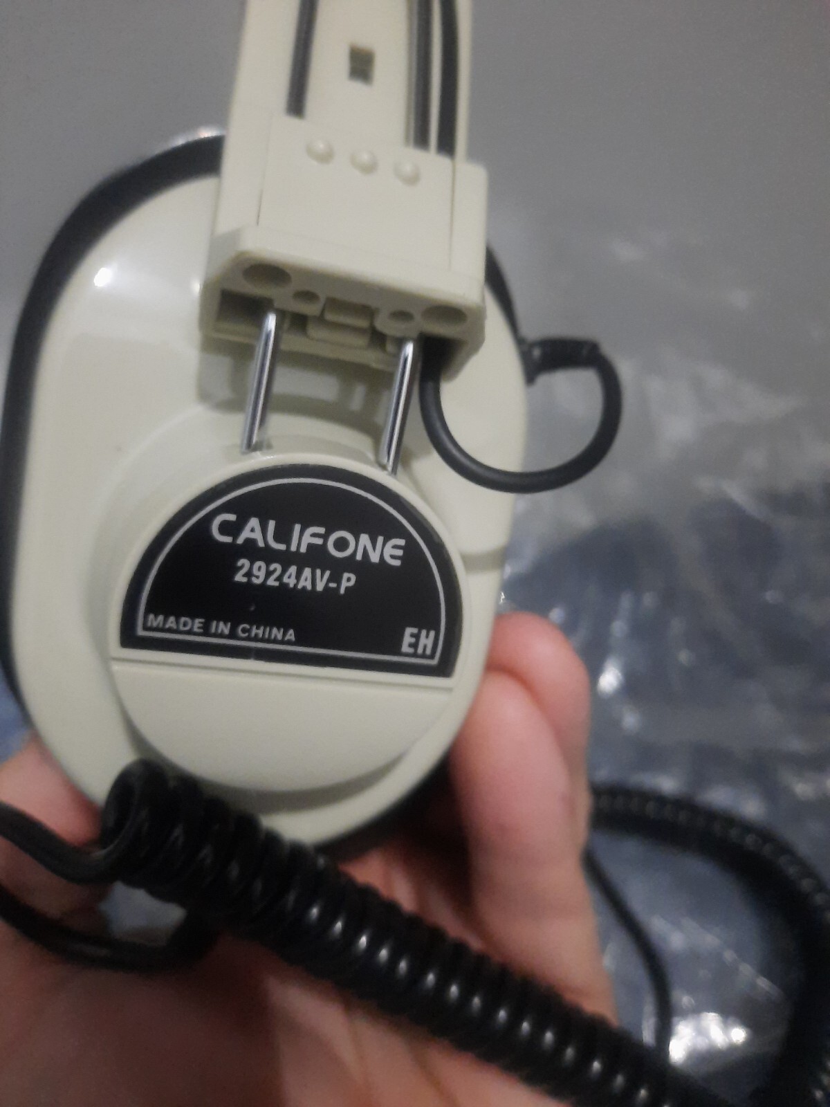 Califone 2924AV-P Over-The-Ear Headband Headphones – 1/4″ Jack – 6ft Coiled Cord