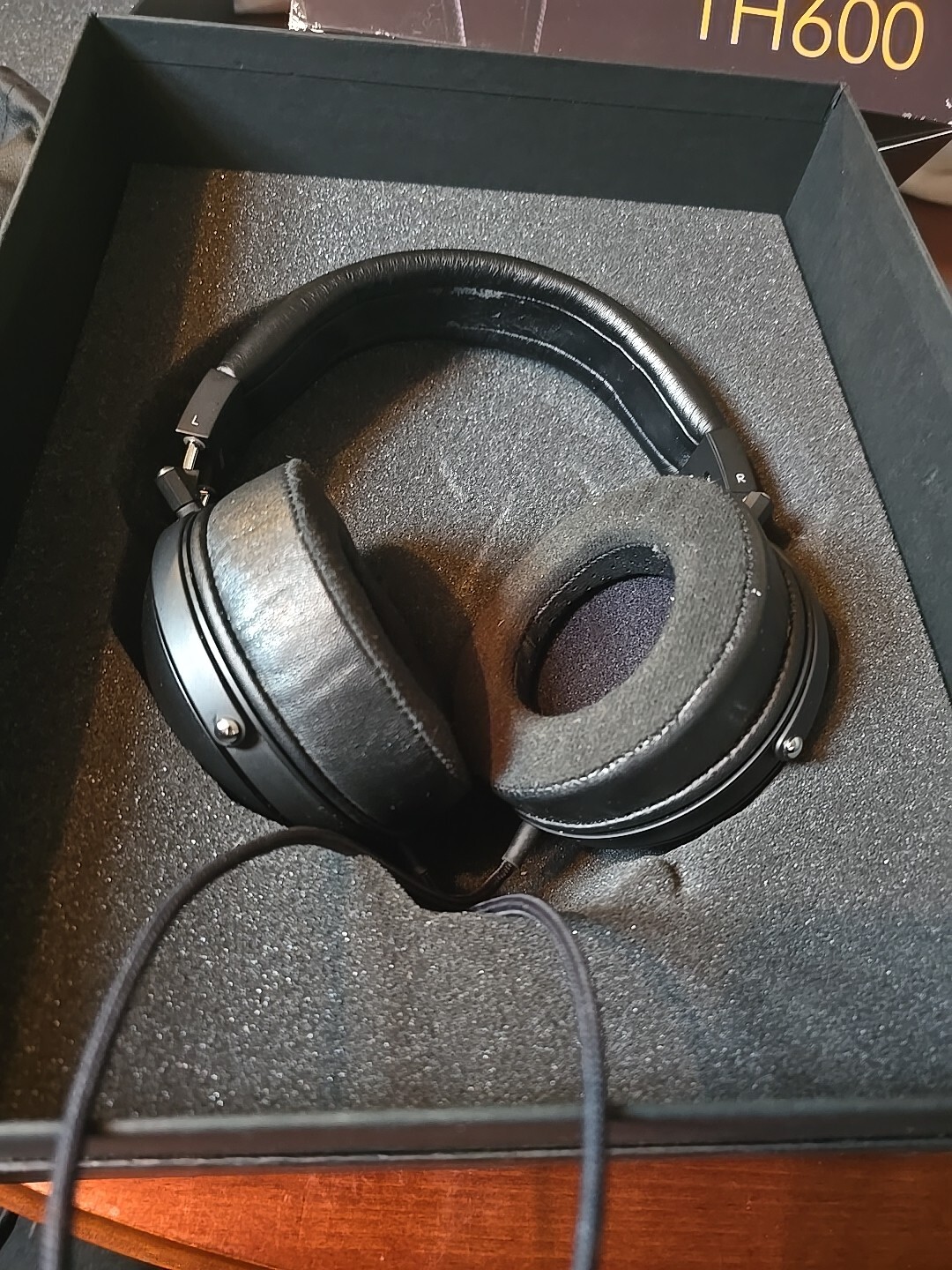 Fostex TH-600 Premium Reference Closed-back Headphones
