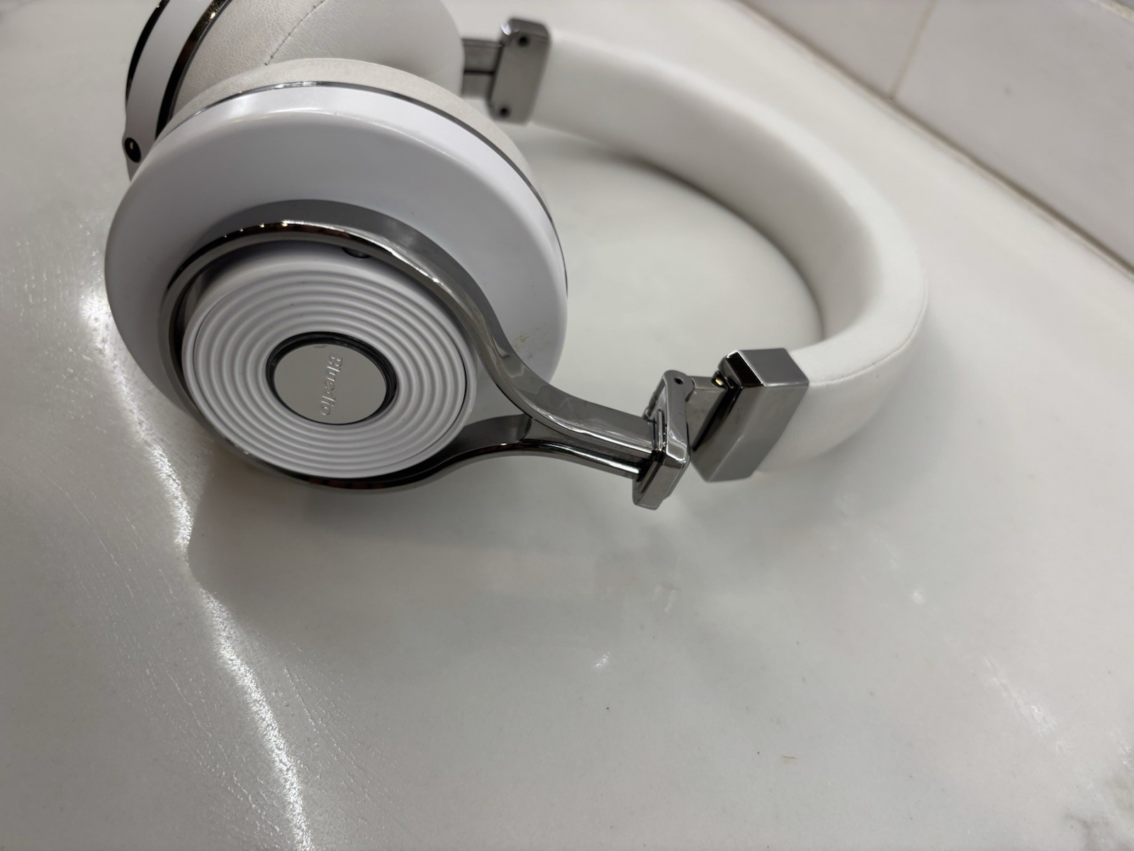 bludio Monster Turbine Wired Over-Ear Headband Headphones White/Silver