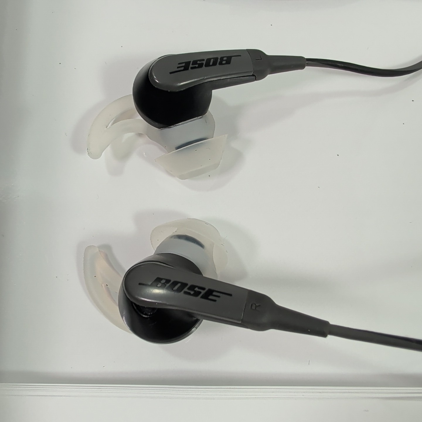 Bose SoundSport In-Ear Headphones Wireless Bluetooth Neckband Earbuds Charcoal