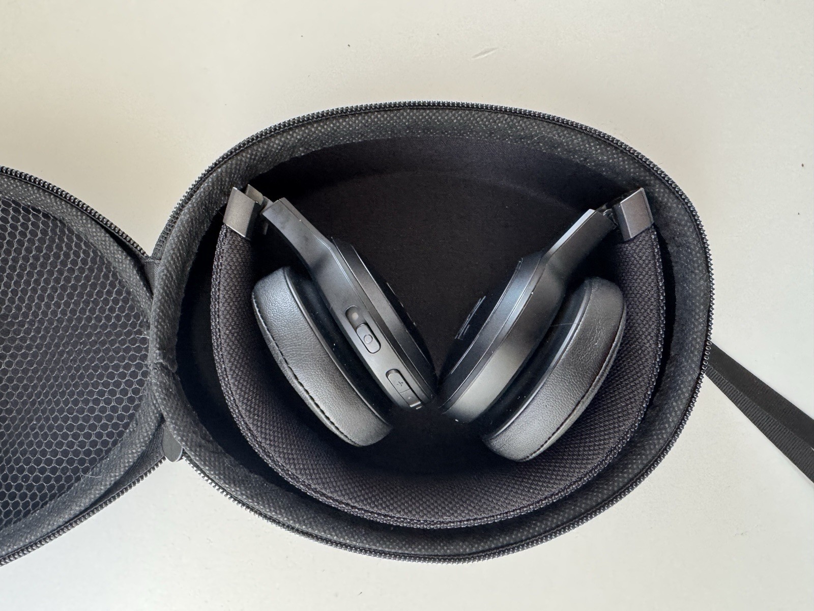 JBL LIVE460NC Wireless On-Ear Headphones Black Works w/ Case No Charger