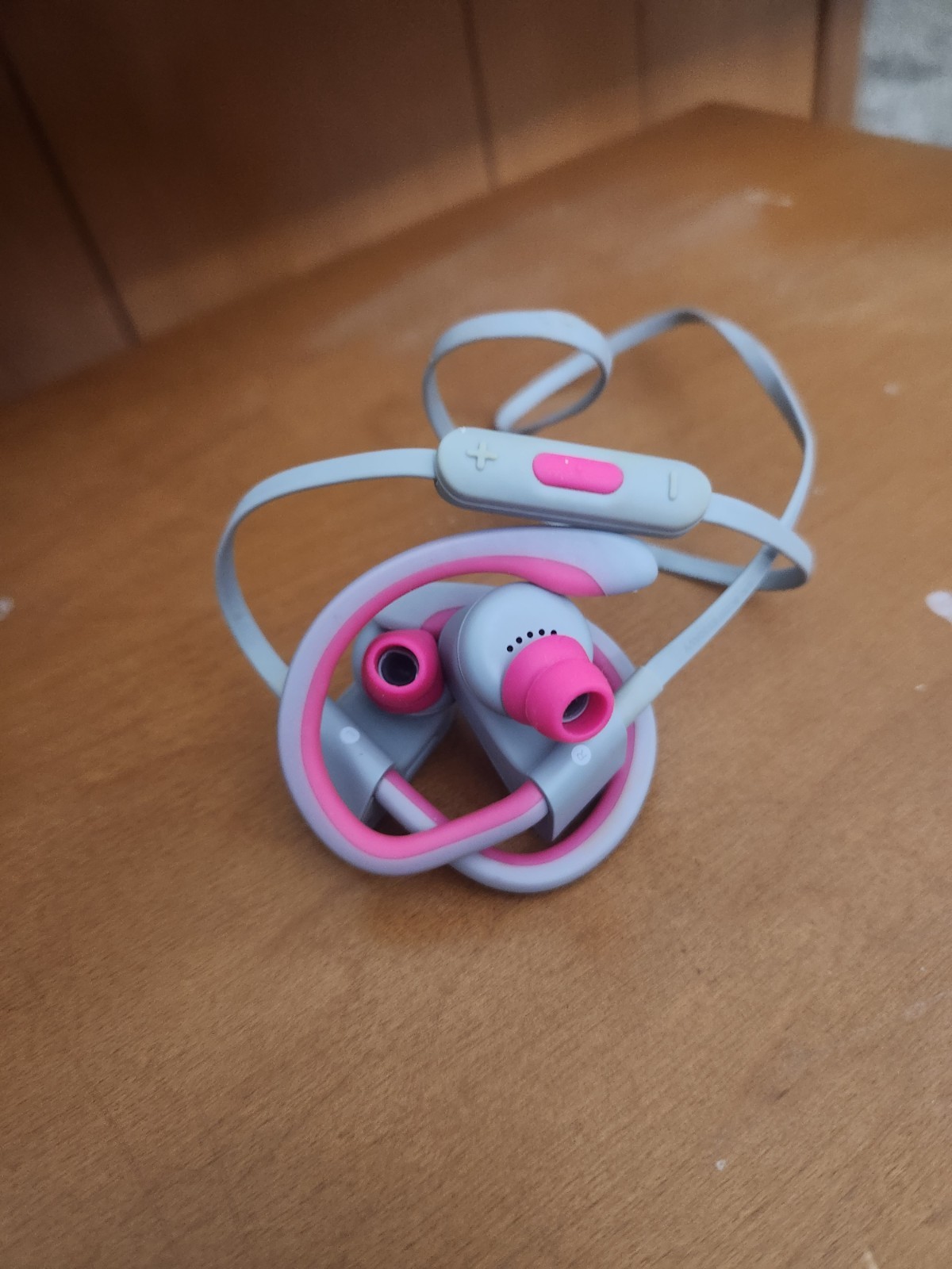 Beats Powerbeats2 Wireless B0516 Grey-Pink Color Headphones earbuds