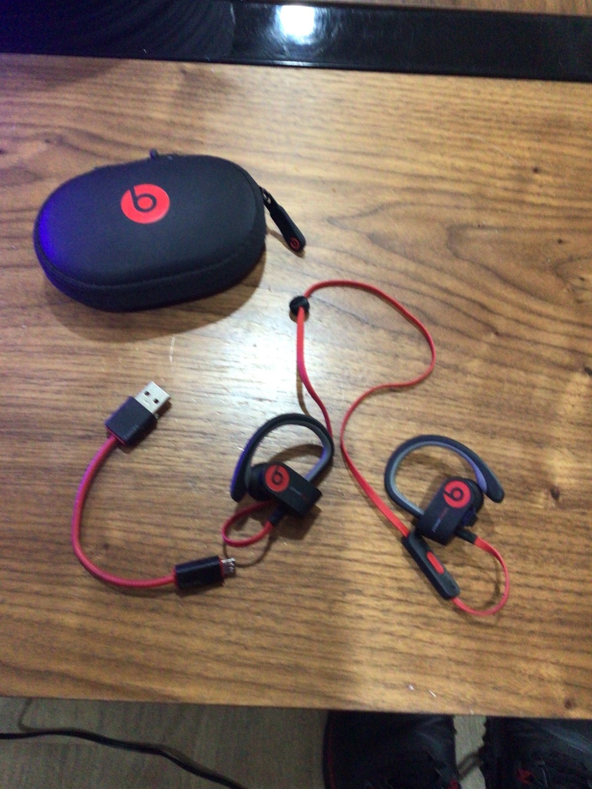 Beats Powerbeats2 B0516 Wireless In-Ear Headphones Black/Red w/ Case and USB