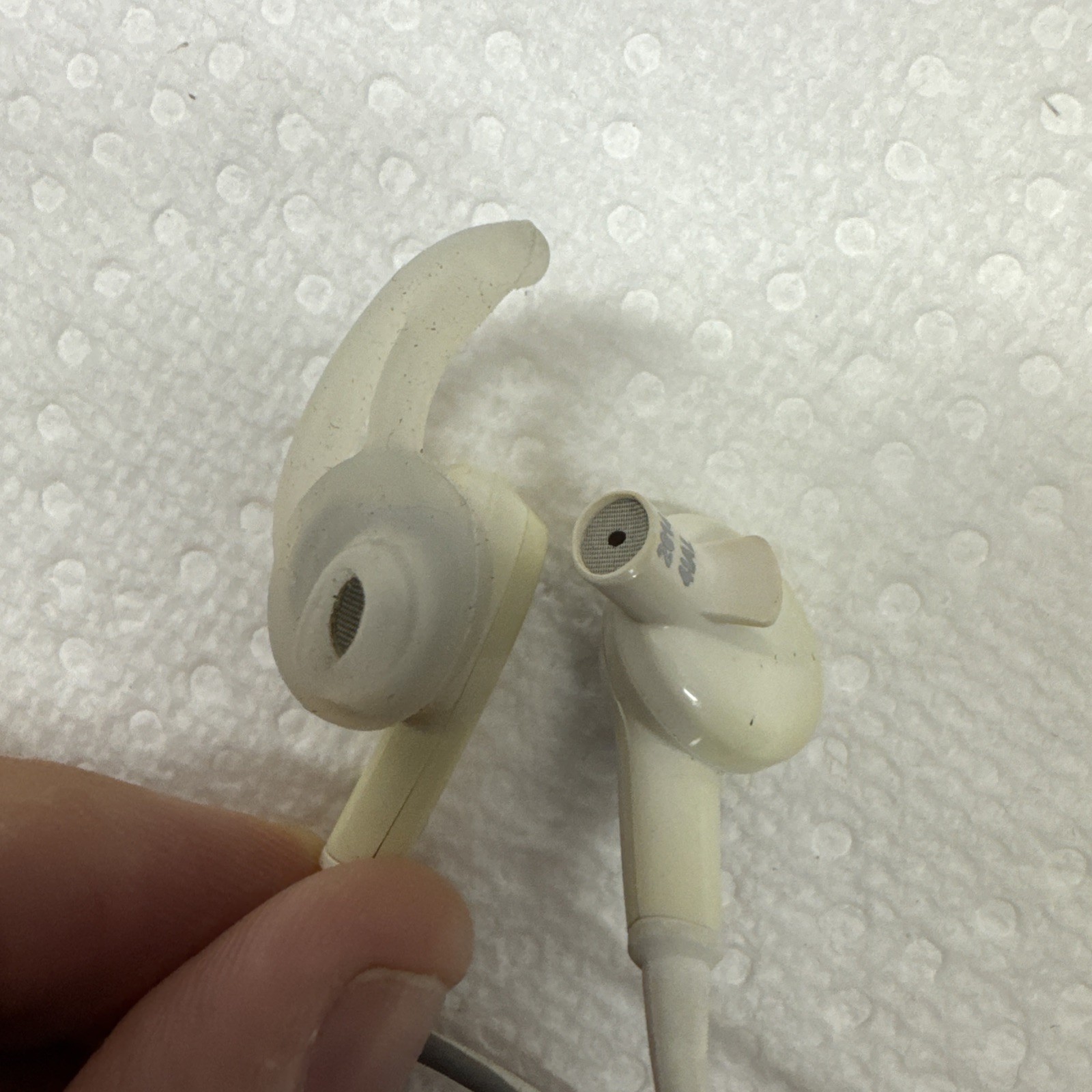Bose SoundSport – Wired 3.5mm In-Ear Headphones – Frost White – Used