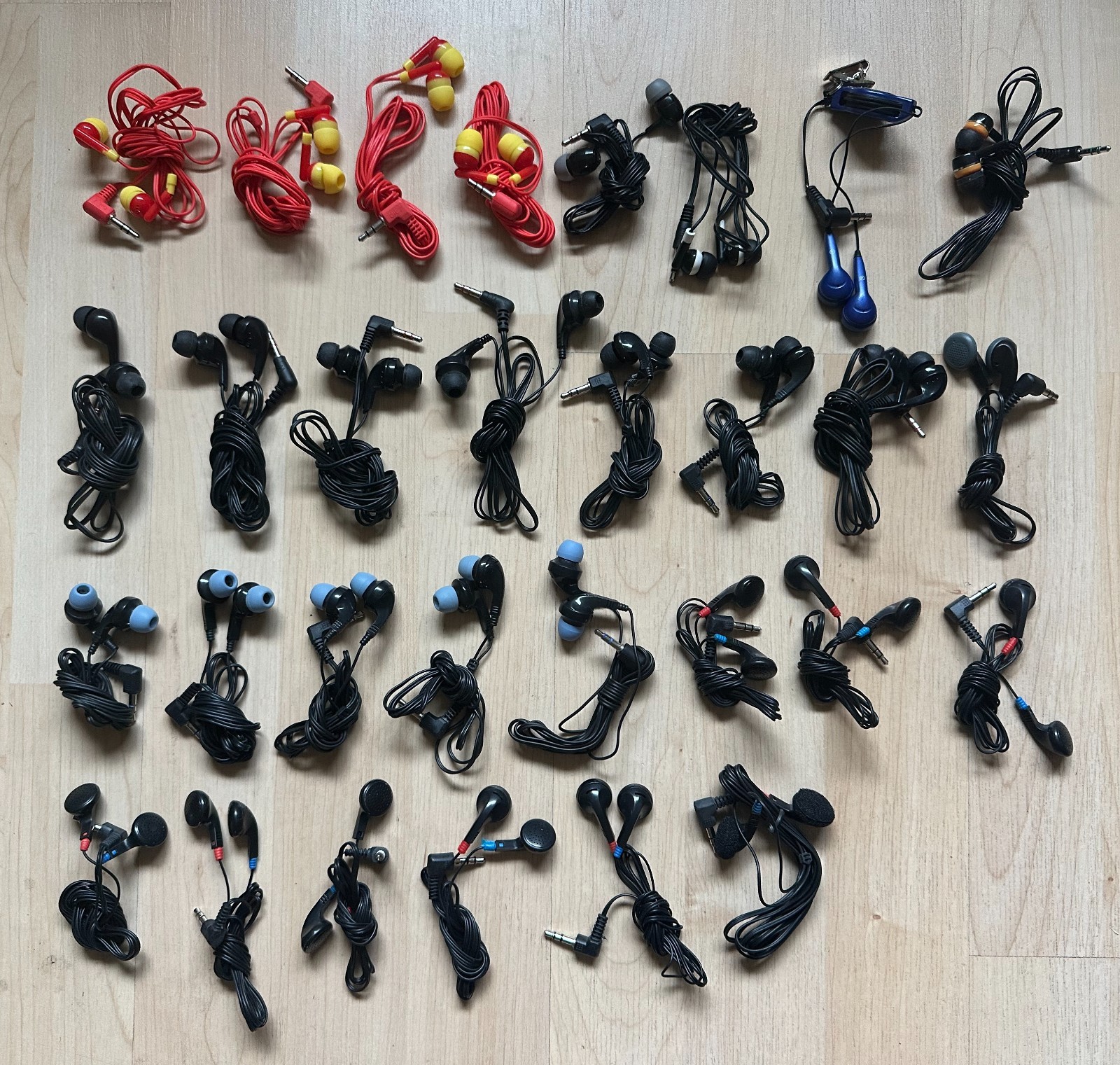 Lot of 30 Assorted 3.5mm jack Wired Earphones Earbuds