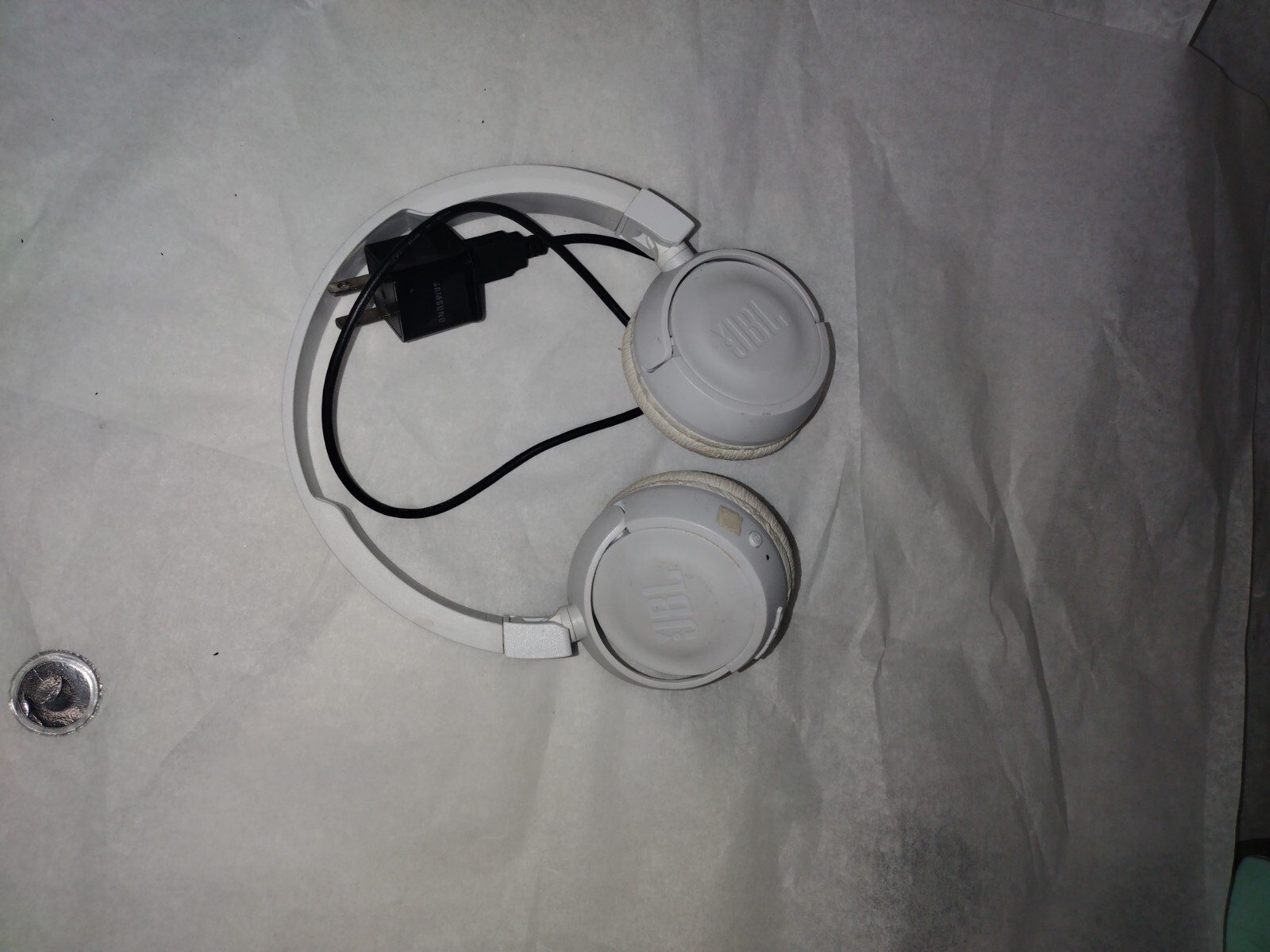JBL Harman T450BT Wireless Bluetooth On Ear White Headphones, used as is