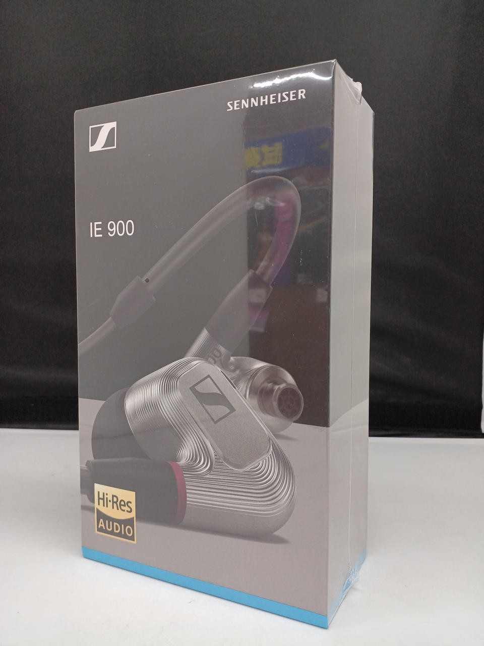 SENNHEISER IE900 Earphones Aluminum Driver in Ear Unopened