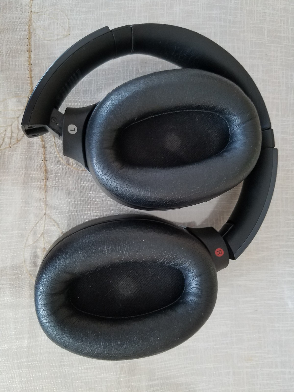 Sony MDR-1000X Bluetooth Over-Ear Headband Headphones Black Case Cable
