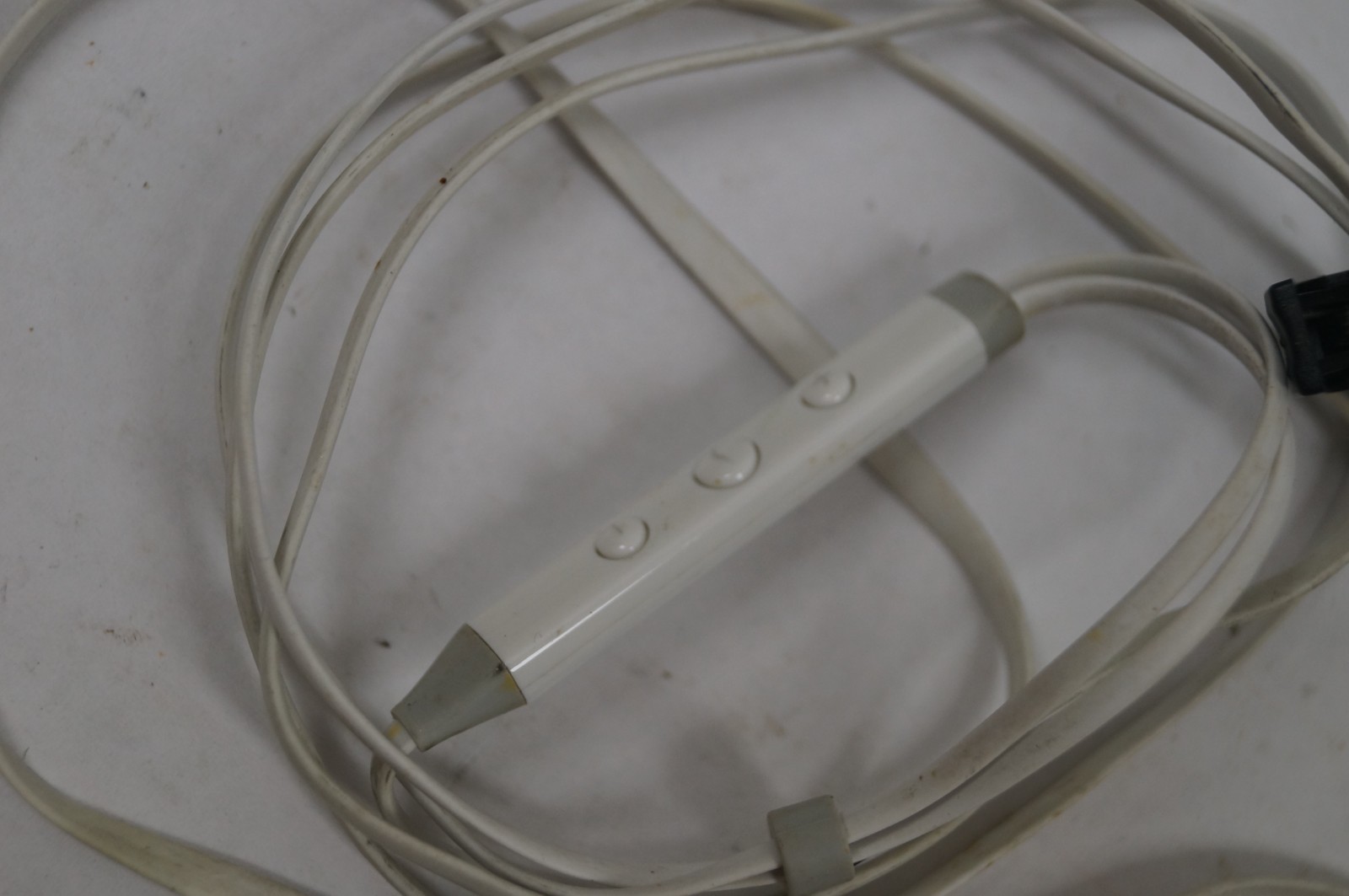 KLIPSCH Wired Earbuds in Ear Model Unknown White WORKING D321