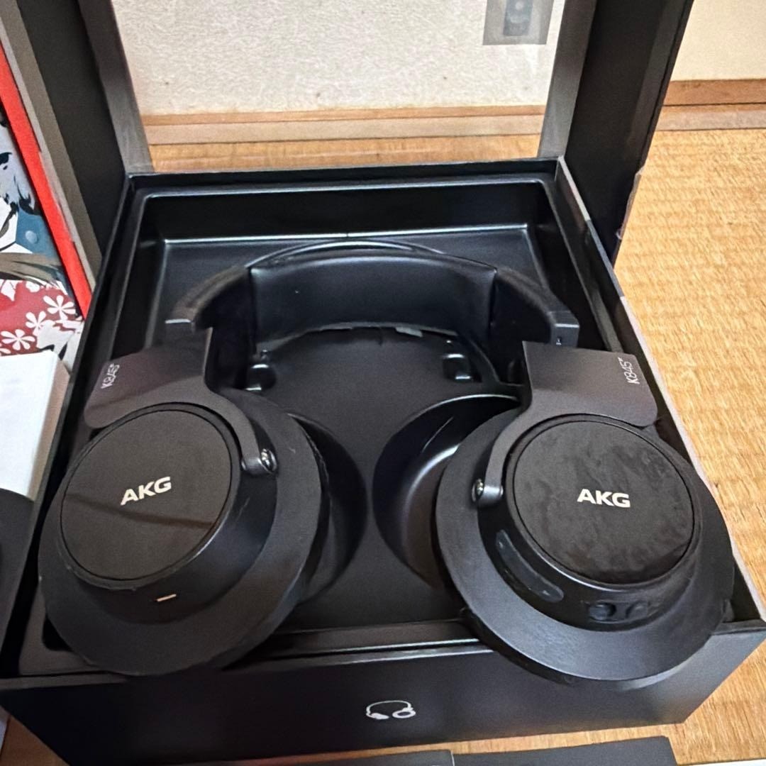 Persona 5 Futaba Sakura AKG K845BT Wireless Headphones