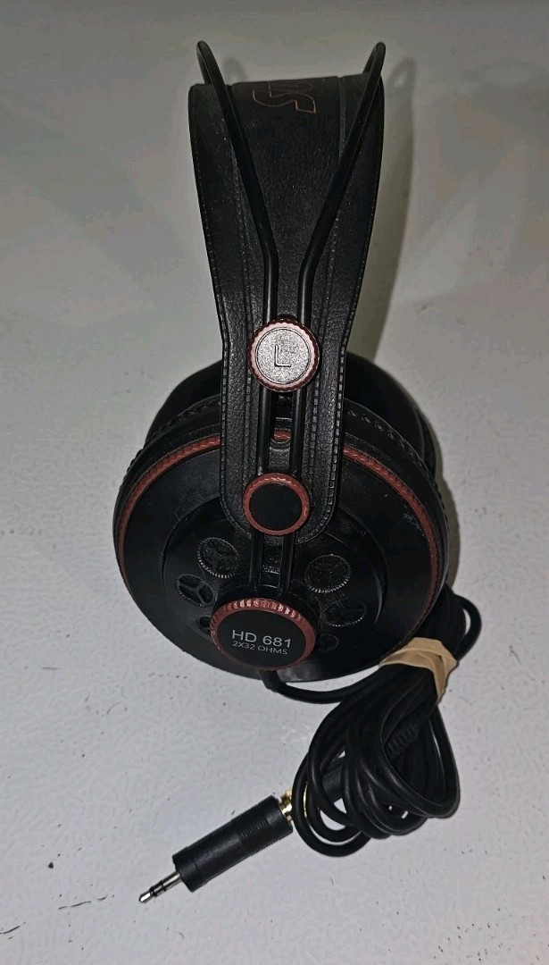 Superlux HD 681 – Dynamic – Semi-Open – Headphones – DJ Over Ear – Professional