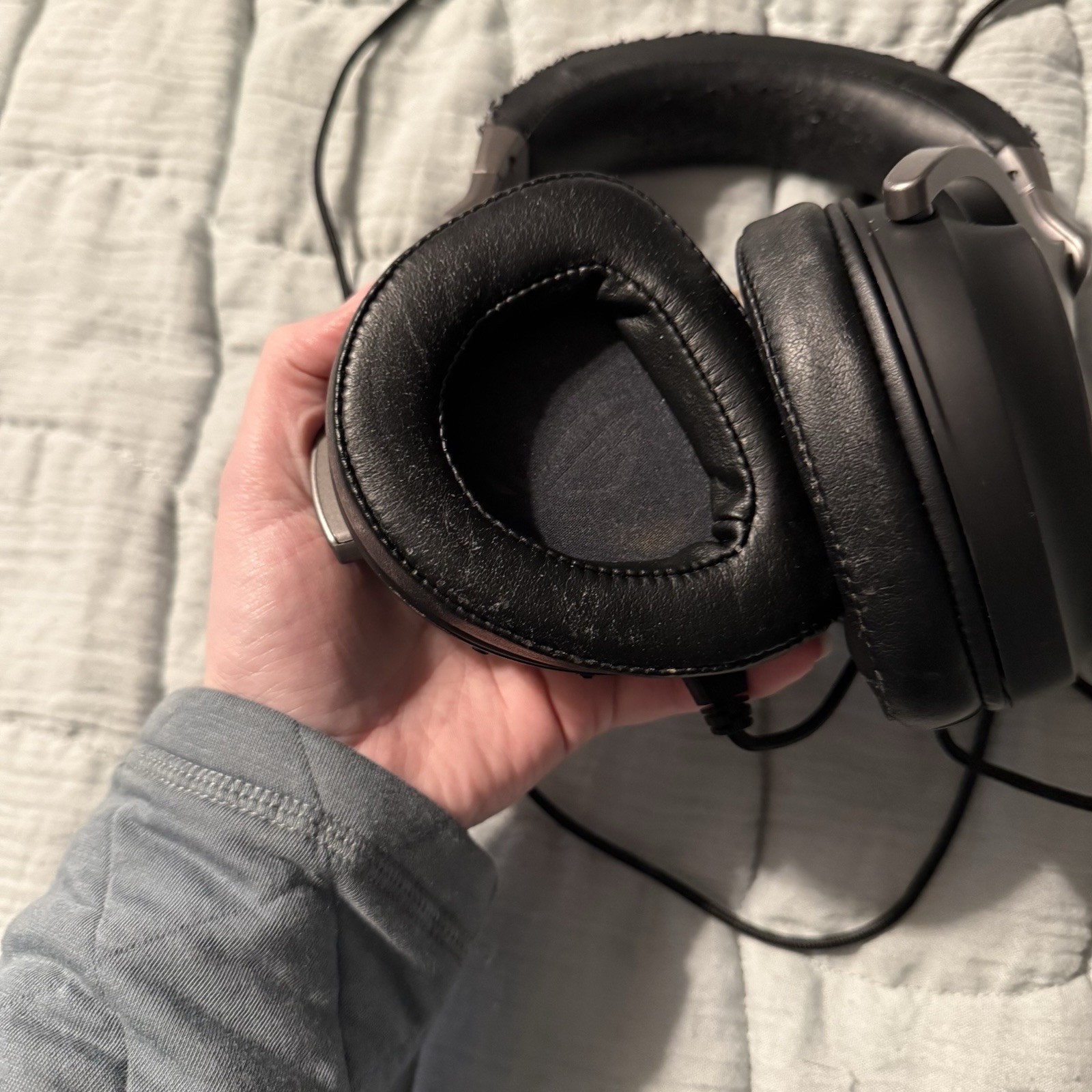 ASUS Headphones Wired – On Ear – See Description And Photos