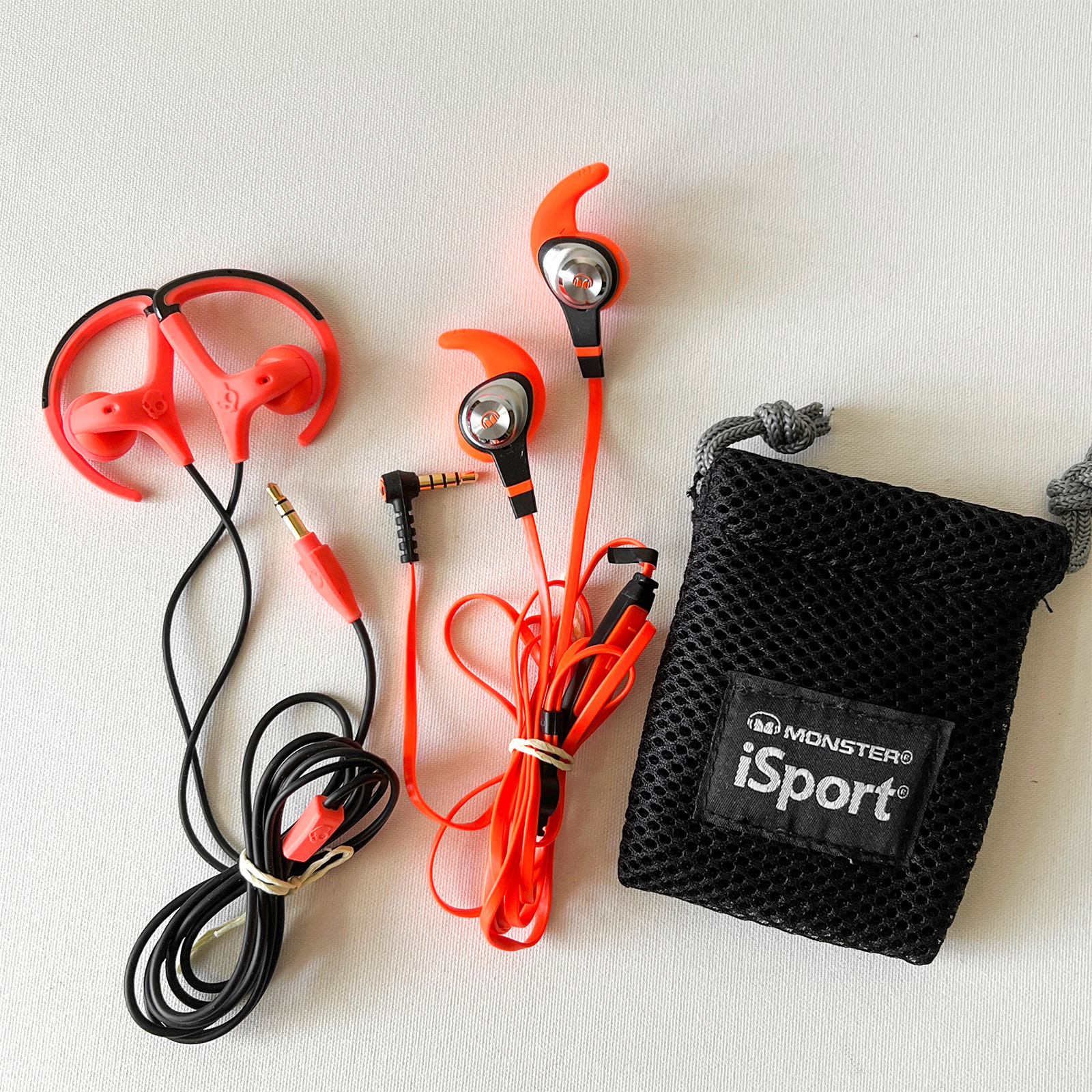 2PC Monster iSport Strive In-Ear & Skullcandy Chops Active Grip Earphones