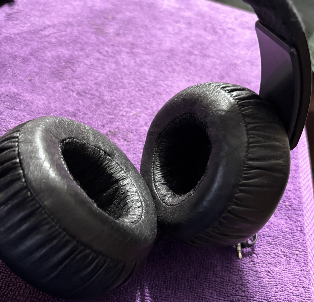 Sony MDR-XB500 Extra Bass Closed-Back Wired Stereo Headphones Black