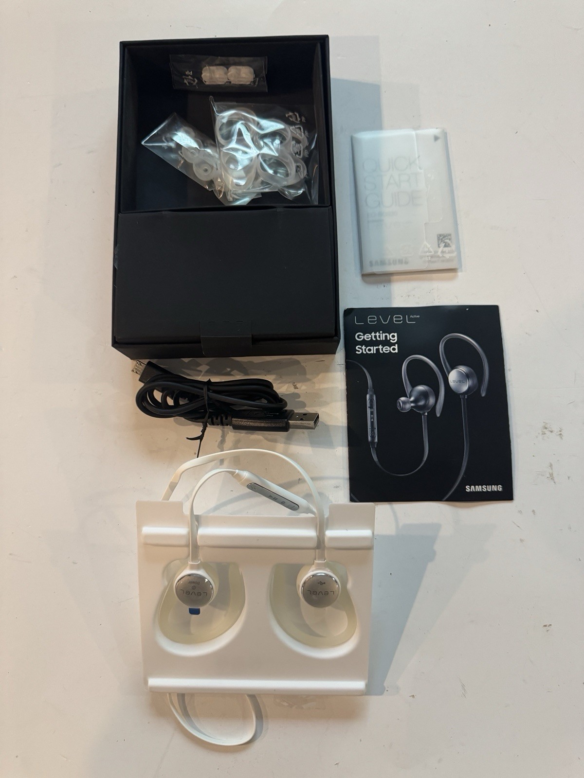 Samsung Level Active Wireless Bluetooth Fitness Earbuds White EO-BG930