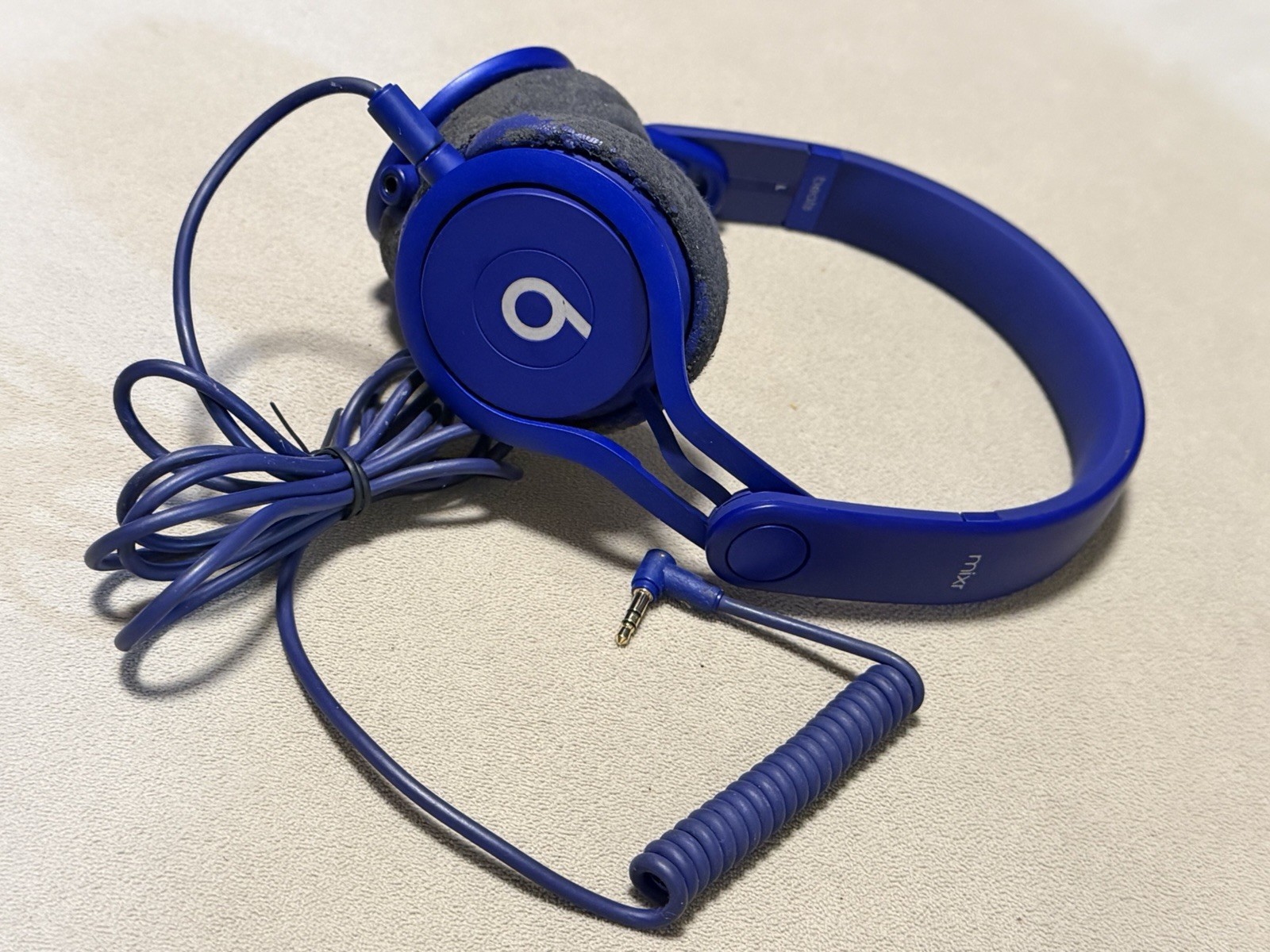 Beats by Dr. Dre Mixr Headphones – Candy Blue – with cord **Needs Earpads**