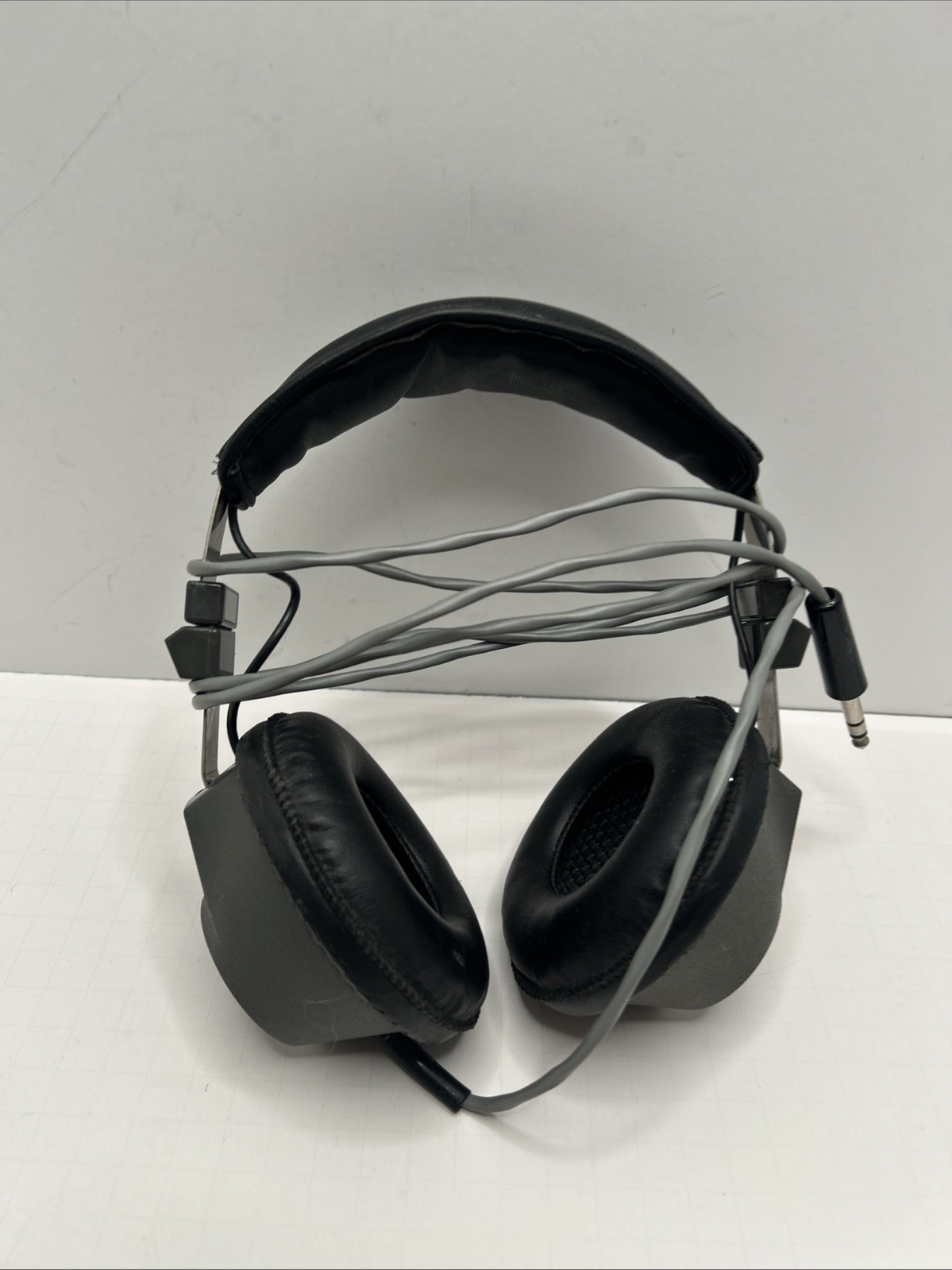 Vintage Realistic Nova 20 Headphones 35mm Jack radio shack(works)