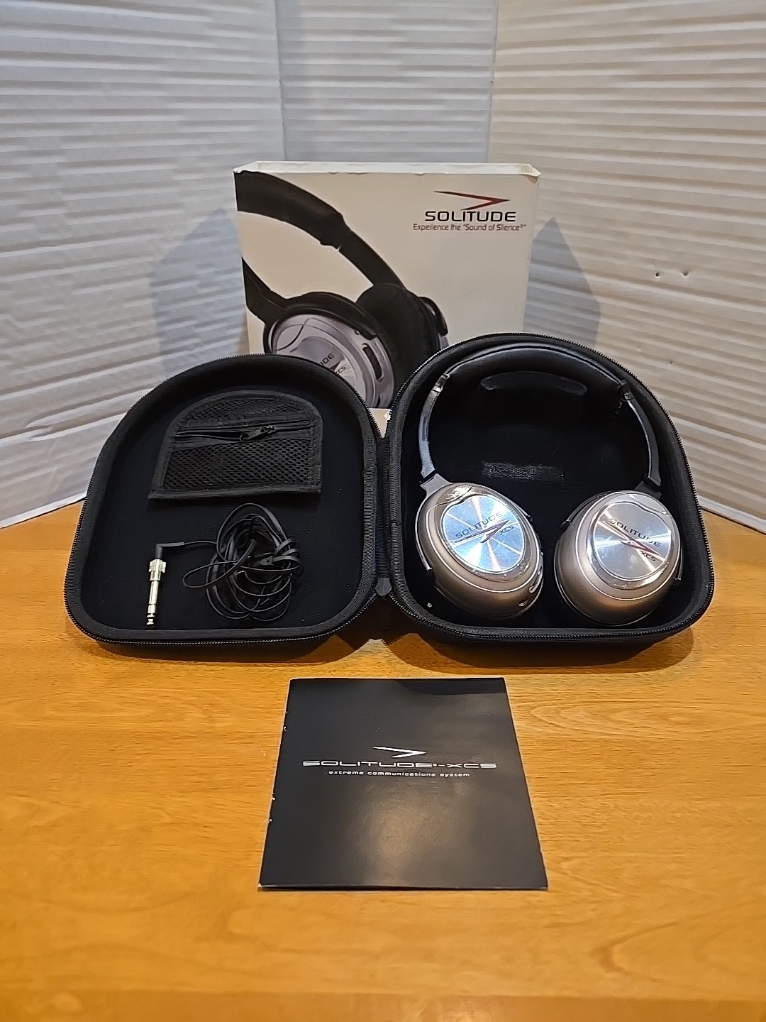 Solitude XCS Noise Cancelling Headphones & Carrying Case New Batteries Tested