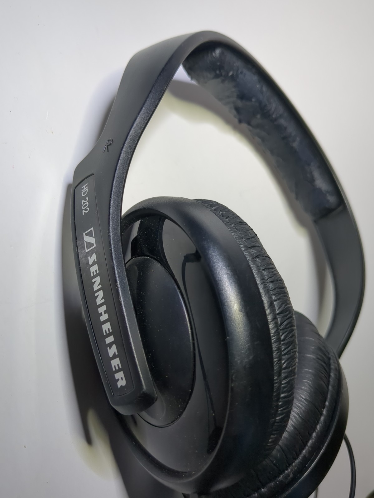 Sennheiser HD 202 Wired Headphones Black 3.5mm Jack Over Ear Tested Works